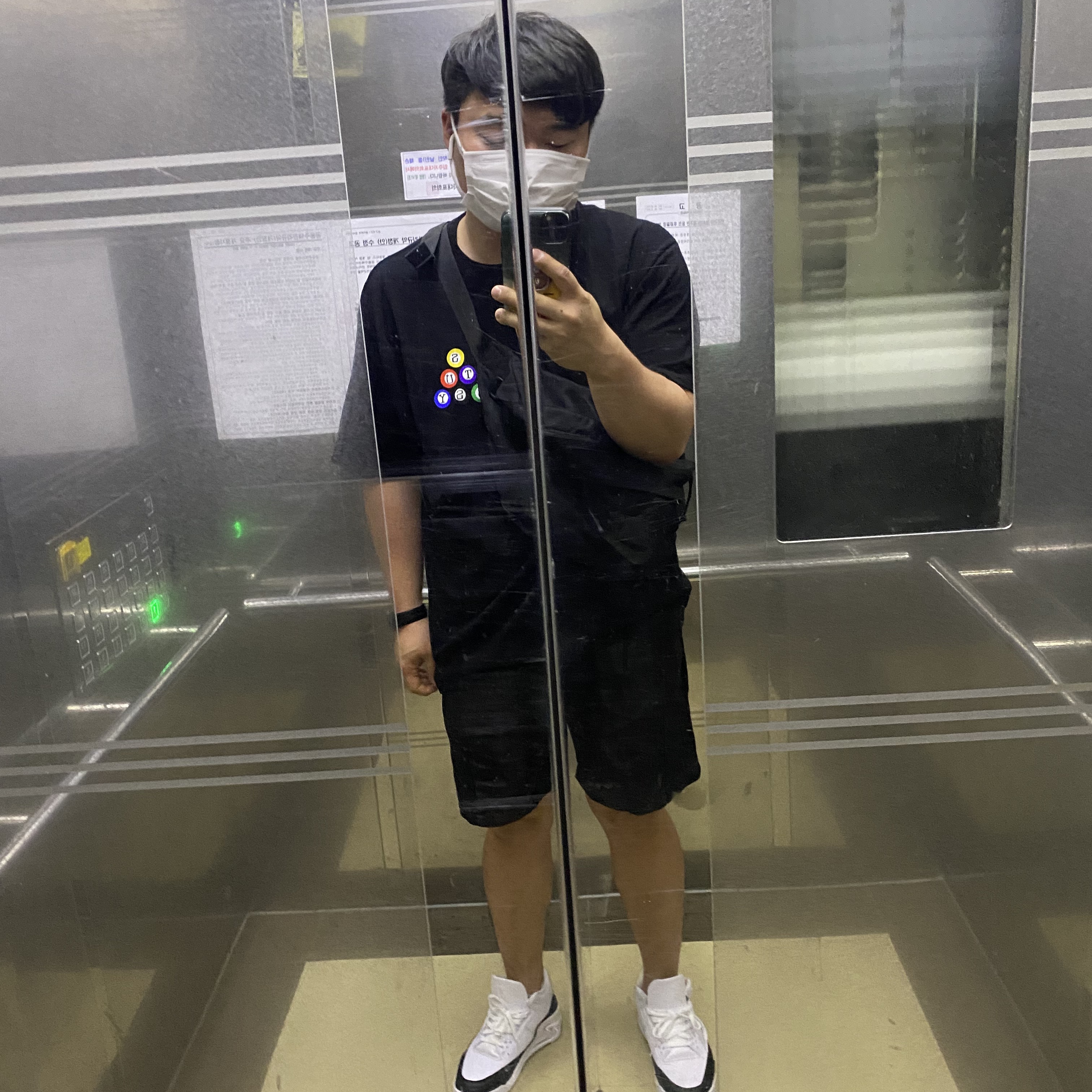 Jordan 3 x Fragment Retro SP White Black, Stussy Billiards T-Shirt Black 착용 스타일 - 2