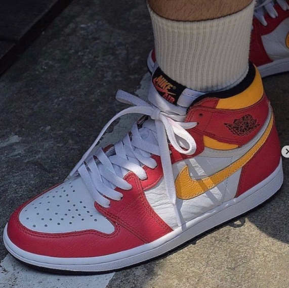 Jordan 1 Retro High OG Light Fusion Red 착용 스타일 - 3