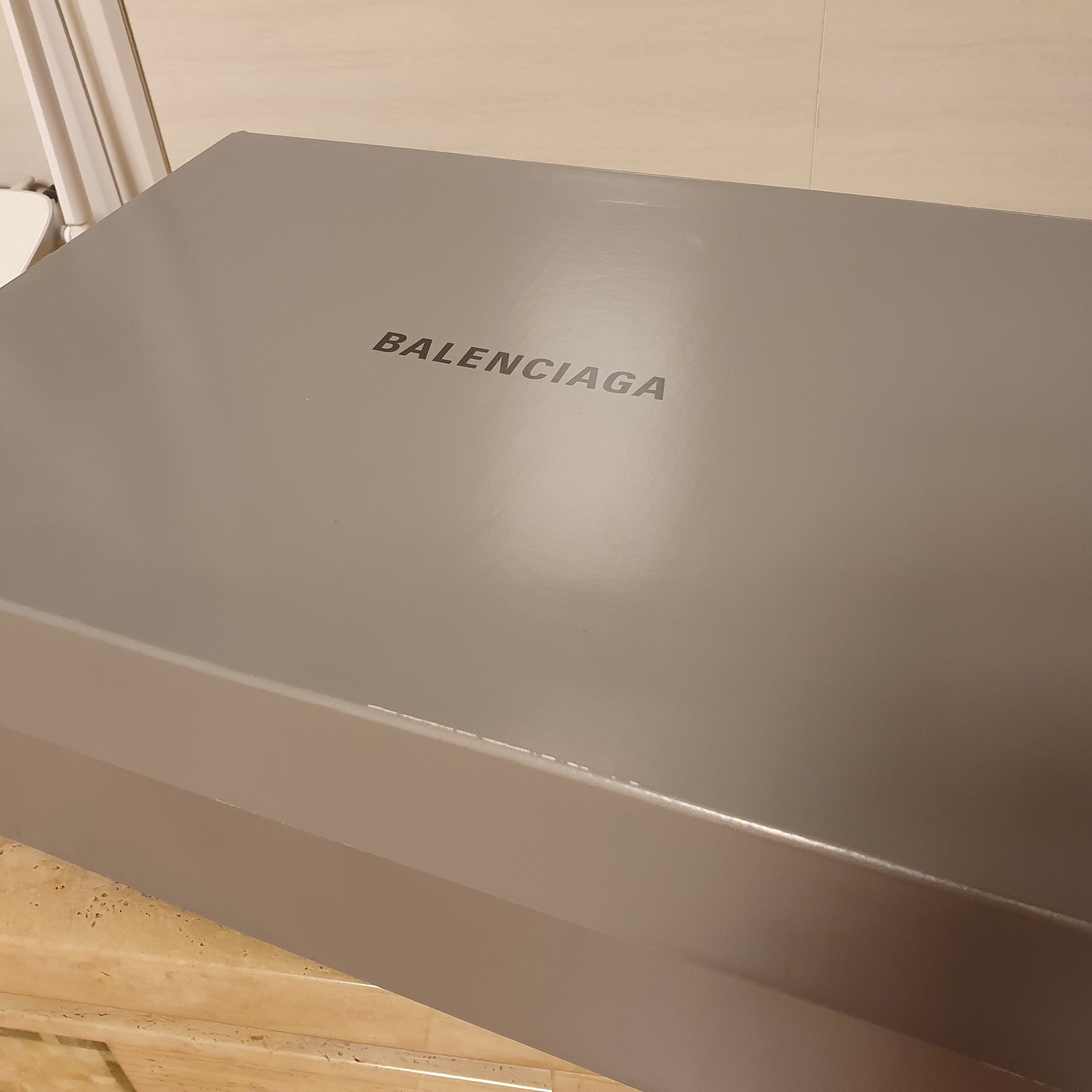 Balenciaga Triple S Trainer Triple Black 착용 스타일 - 1