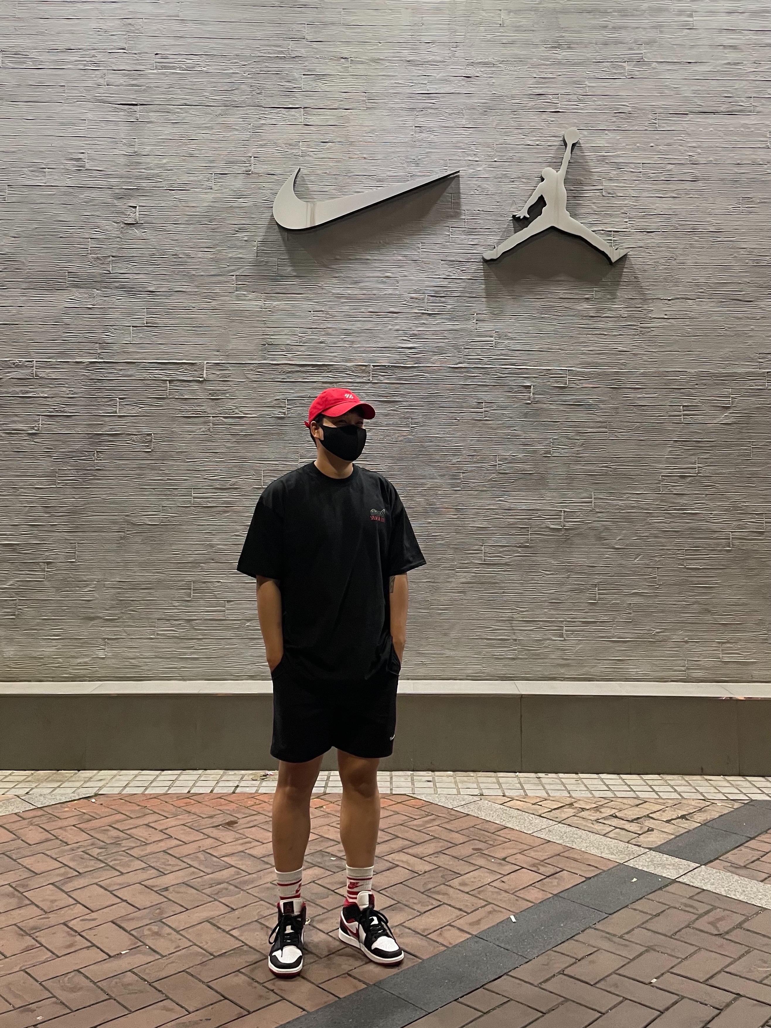 Jordan 1 Mid Gym Red Black White 착용 스타일