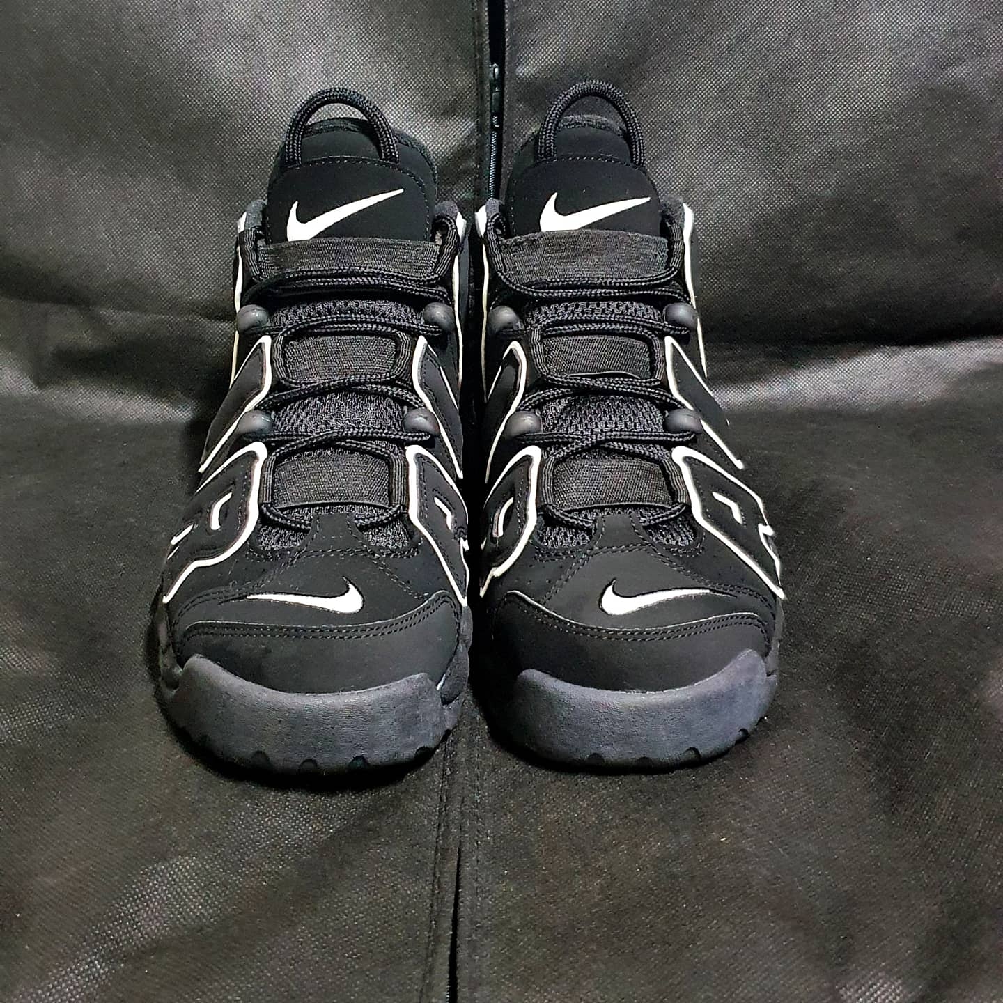 Nike Air More Uptempo Black White 2016 착용 스타일 - 3