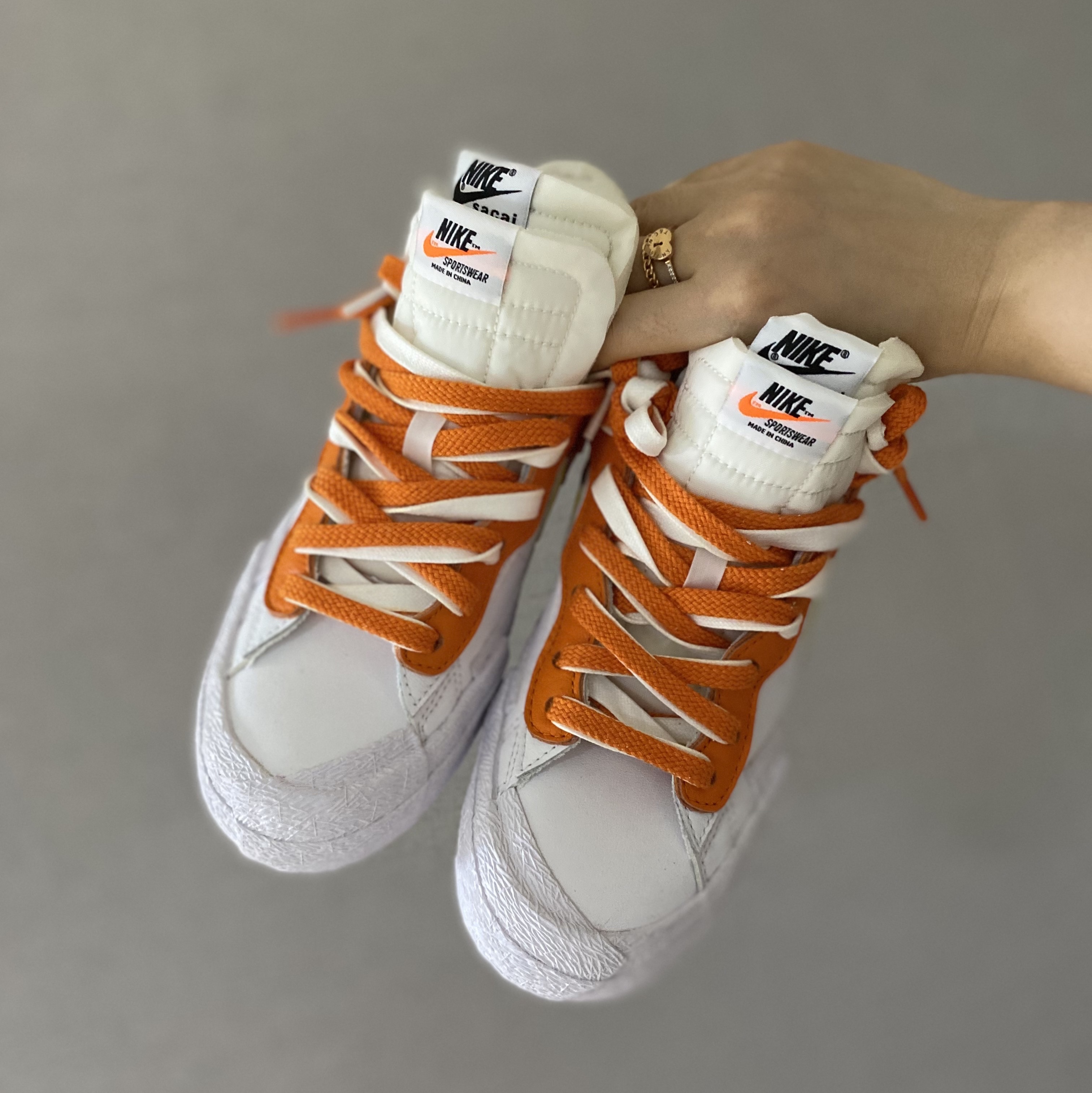 Nike x Sacai Blazer Low Magma Orange 착용 스타일 - 2