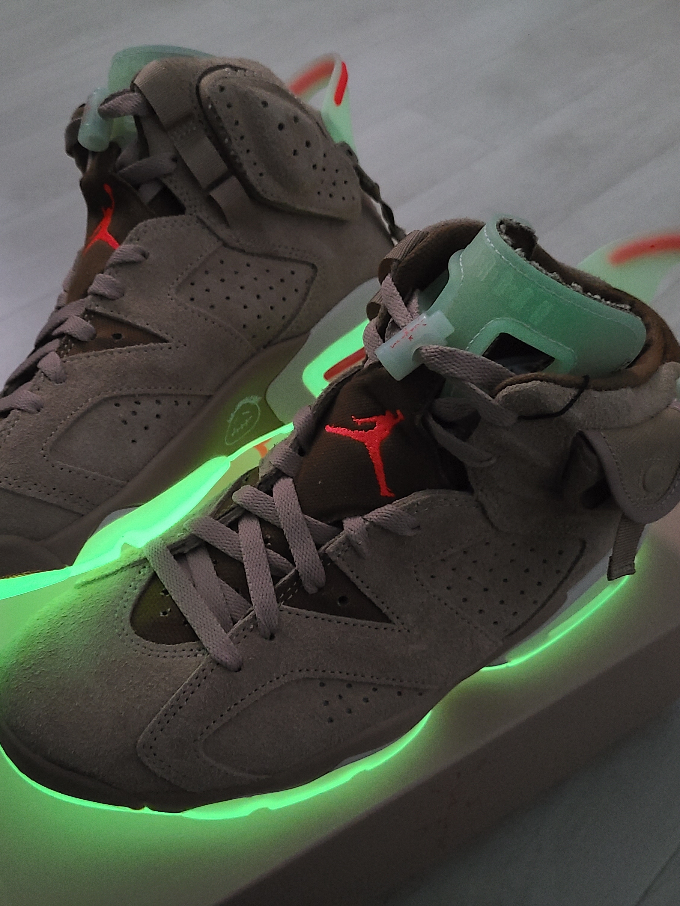 Jordan 6 x Travis Scott Retro SP British Khaki, Jordan x Travis Scott S/S Top - Asia 착용 스타일 - 4
