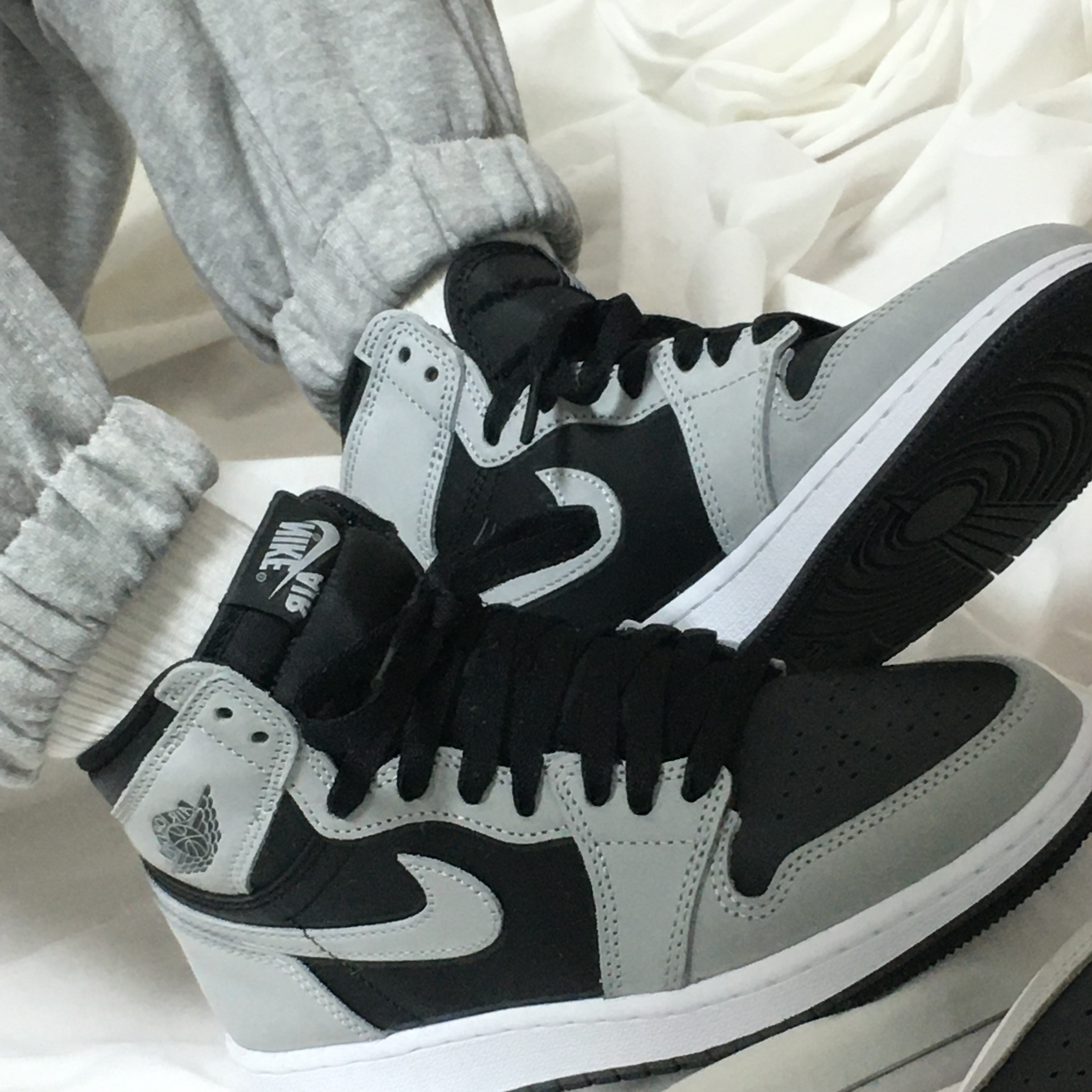 Jordan 1 Retro High OG Shadow 2.0 착용 스타일 - 2