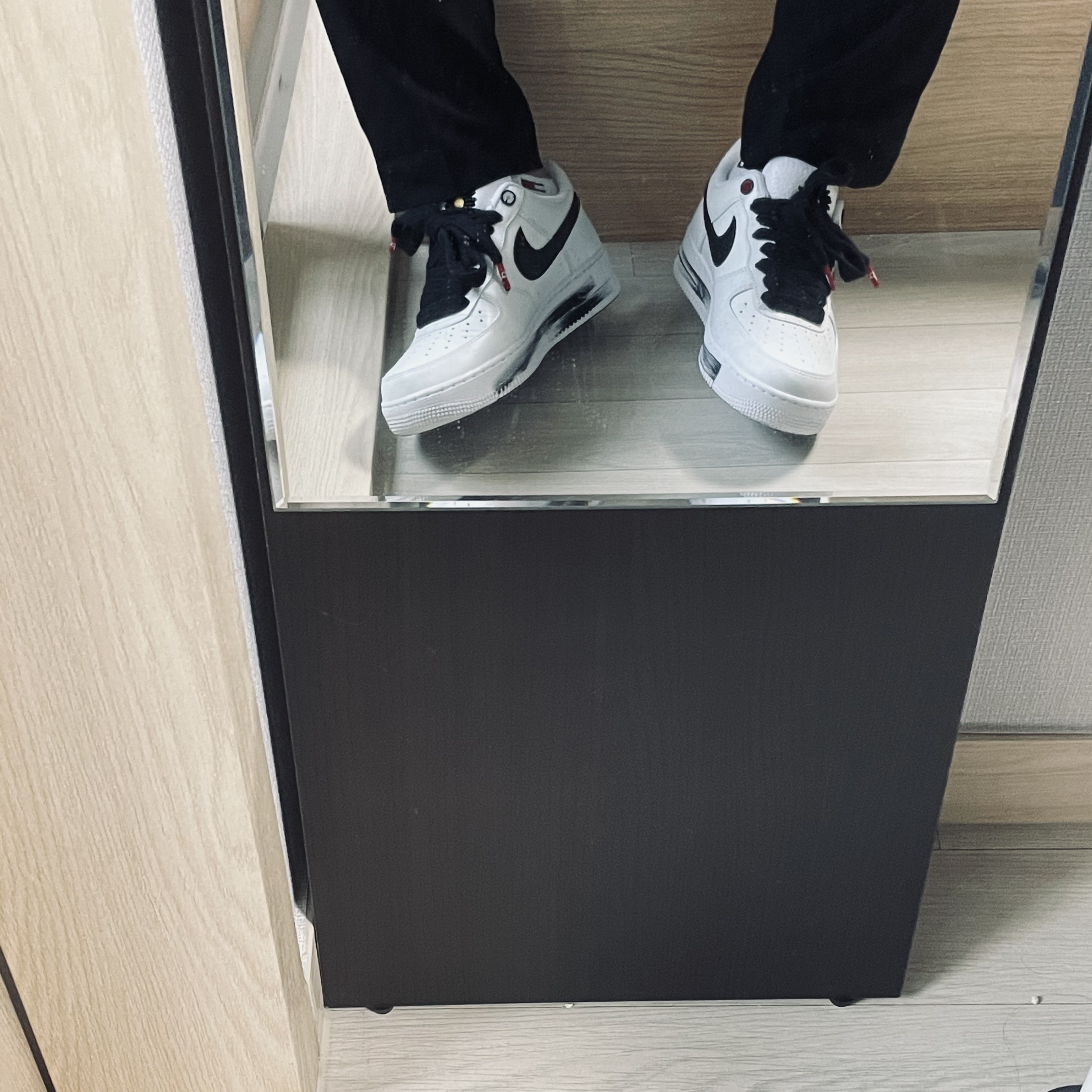 Nike x Peaceminusone Air Force 1 Low Para-Noise 2.0 착용 스타일 - 2