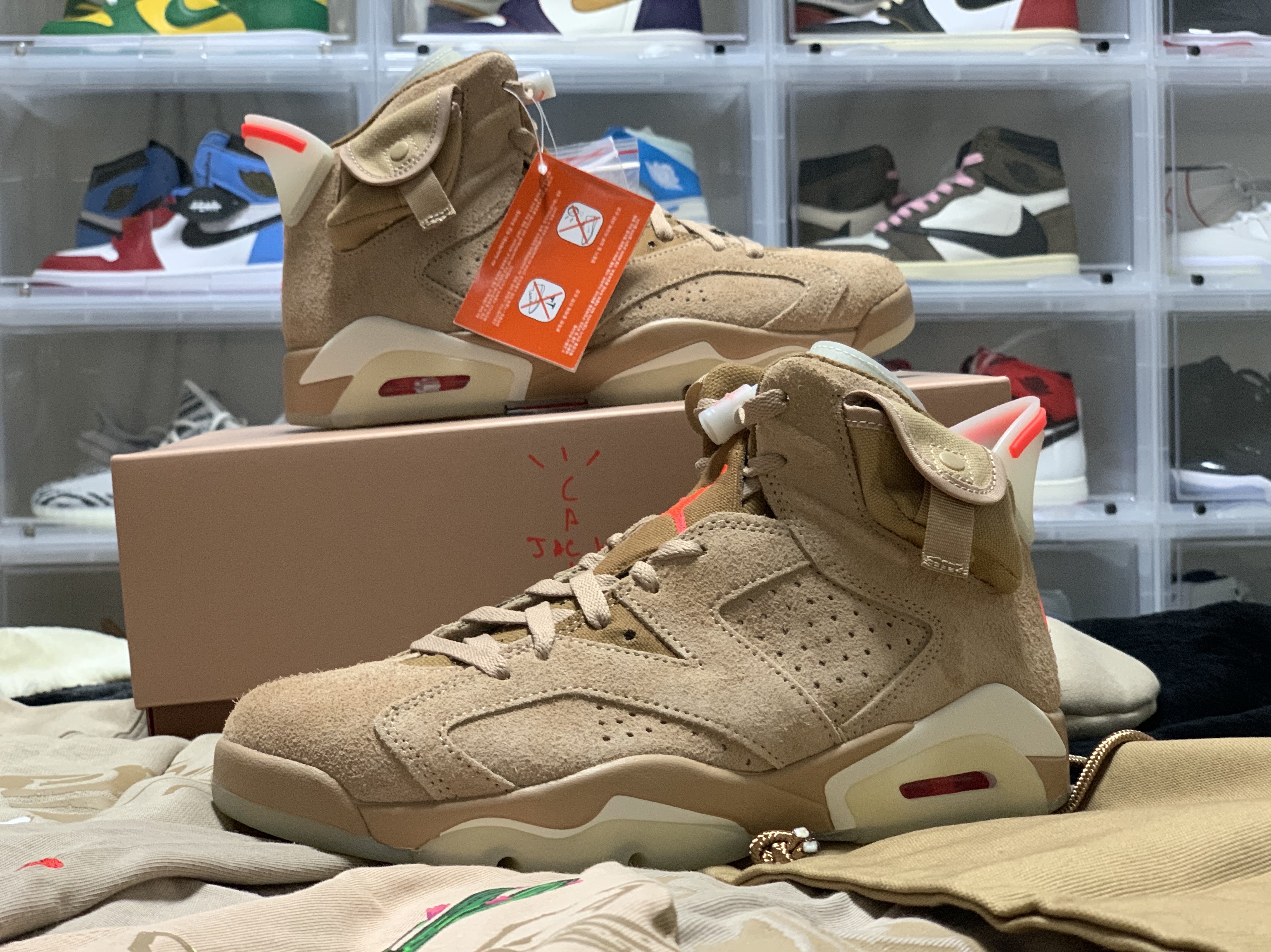 Jordan 6 x Travis Scott Retro SP British Khaki 착용 스타일 - 4