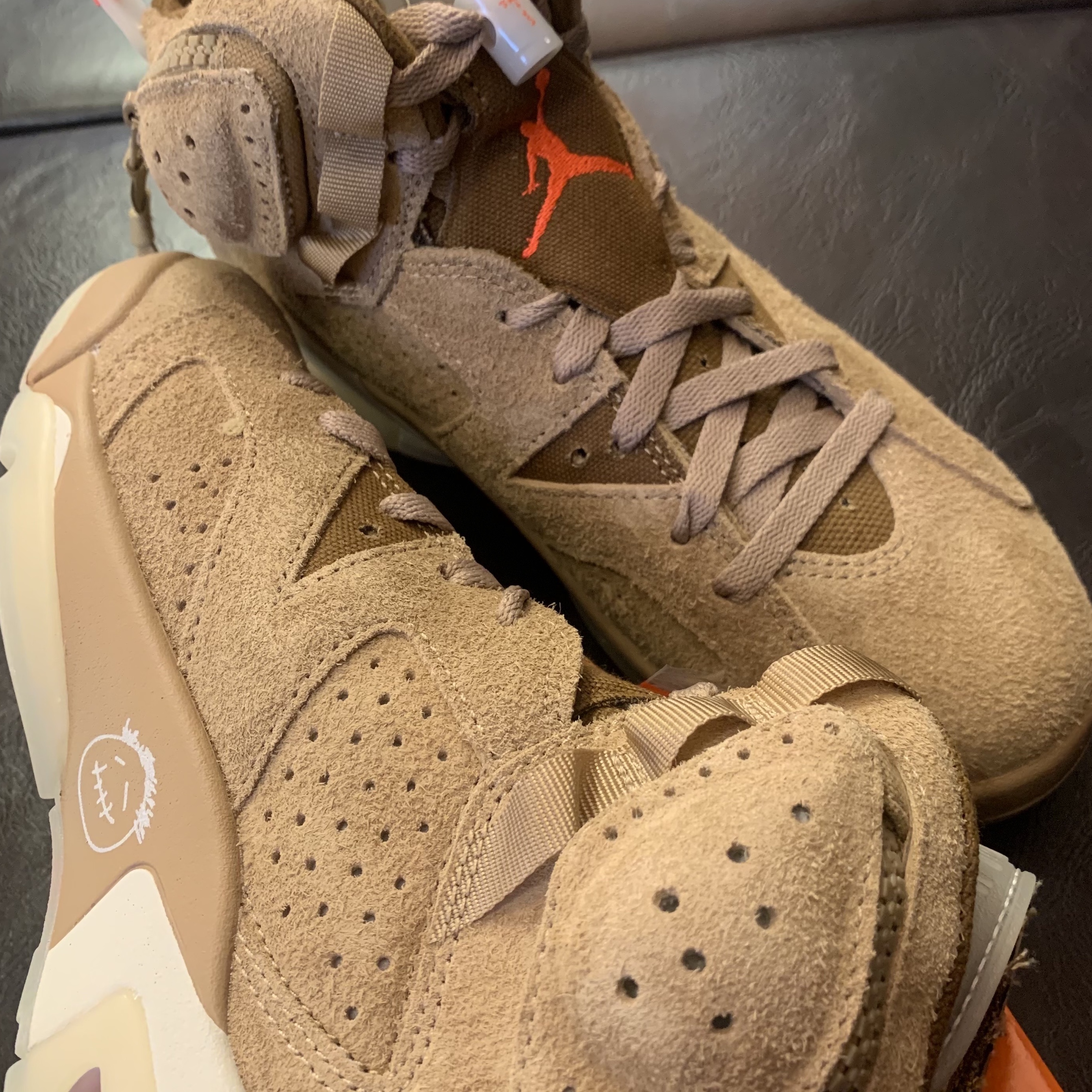 Jordan 6 x Travis Scott Retro SP British Khaki 착용 스타일 - 1