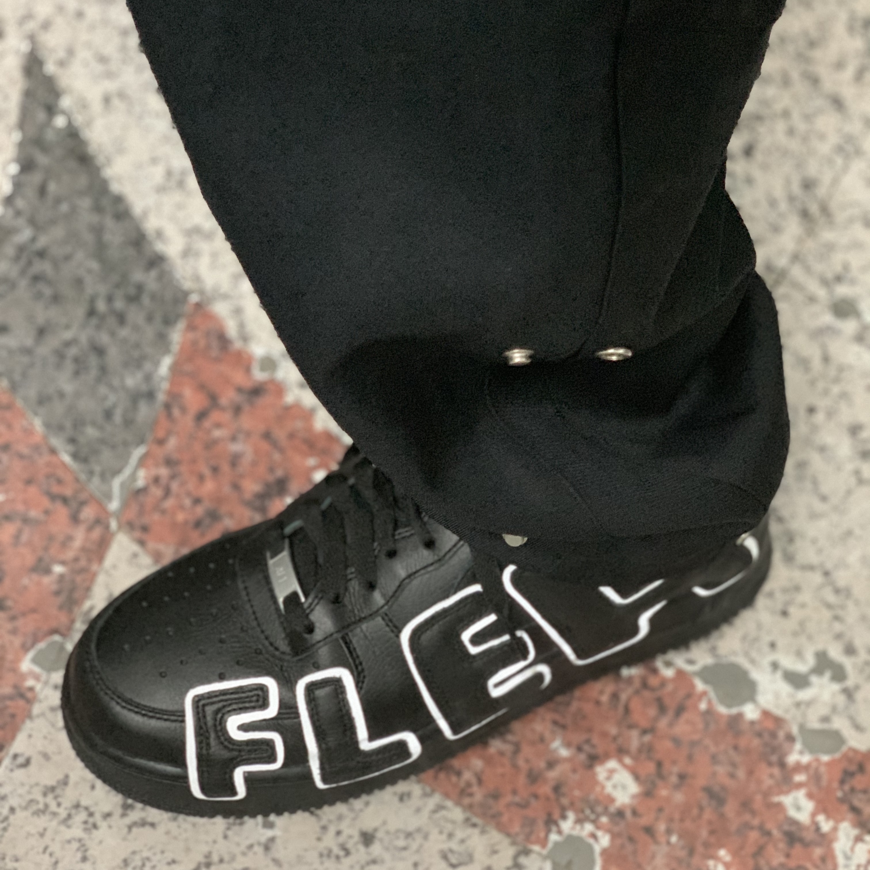 Nike Air Force 1 '07 Low Triple Black, Nike x Cactus Plant Flea Market Air Force 1 Low Premium Black 착용 스타일 - 1