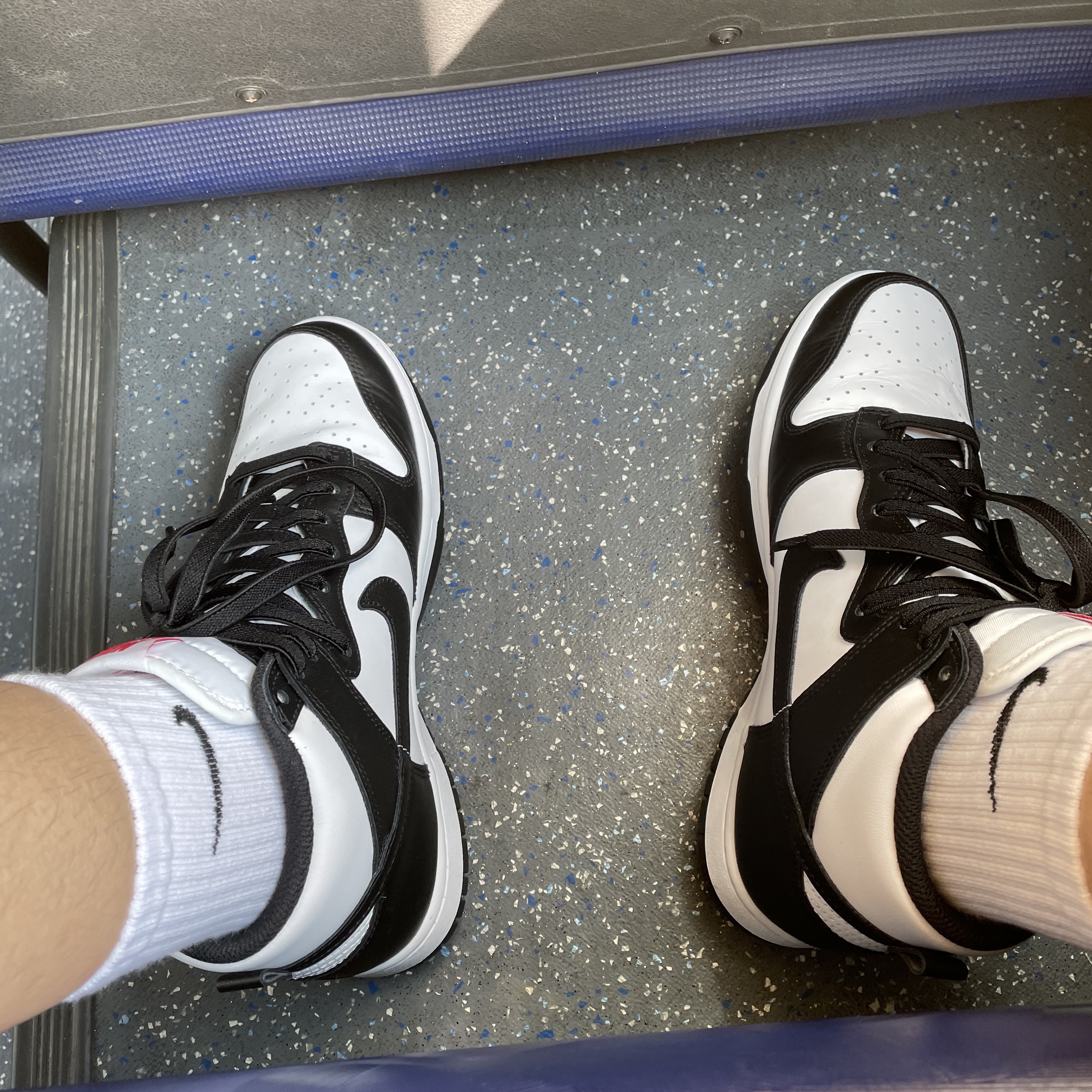 Nike Dunk High Retro Black and White 착용 스타일
