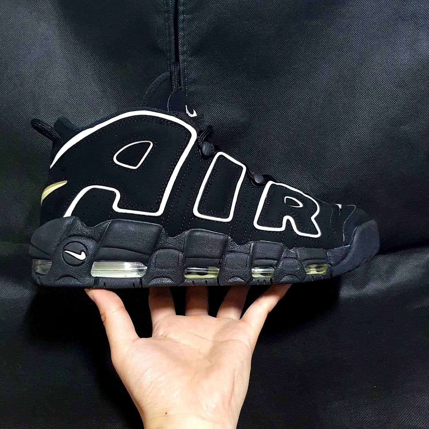 Nike Air More Uptempo Black White 2016 착용 스타일 - 2