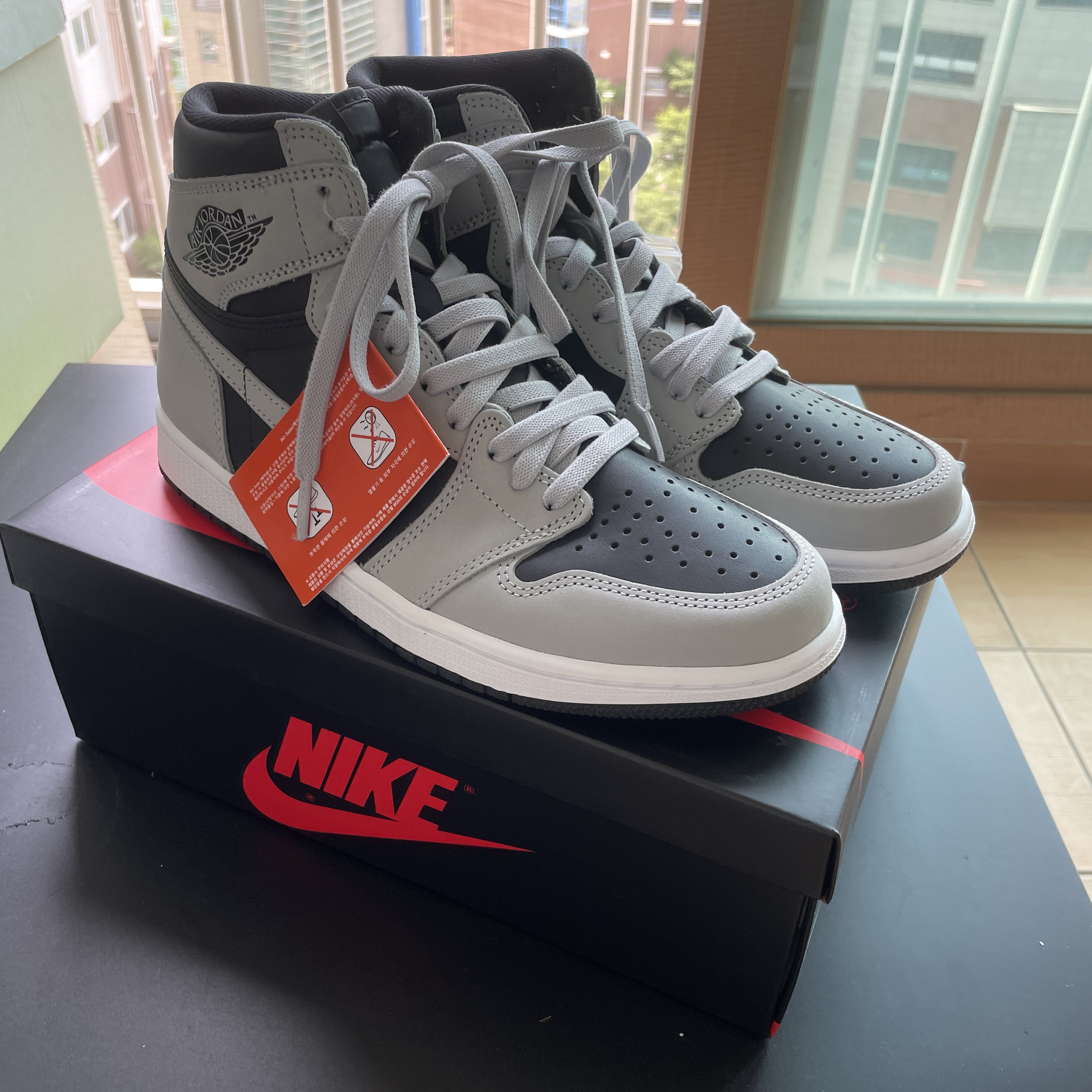 Jordan 1 Retro High OG Shadow 2.0 착용 스타일 - 1