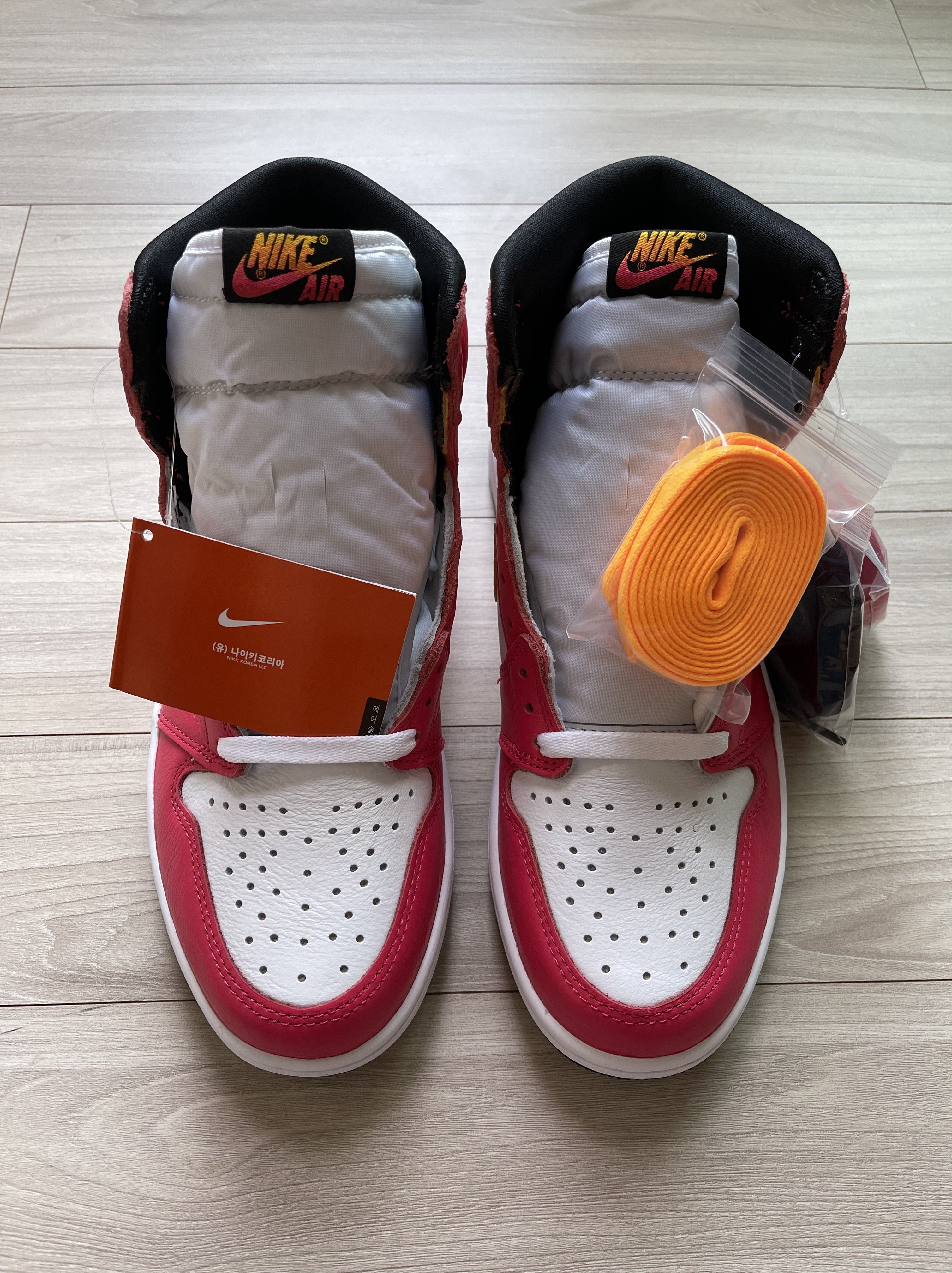 Jordan 1 Retro High OG Light Fusion Red 착용 스타일