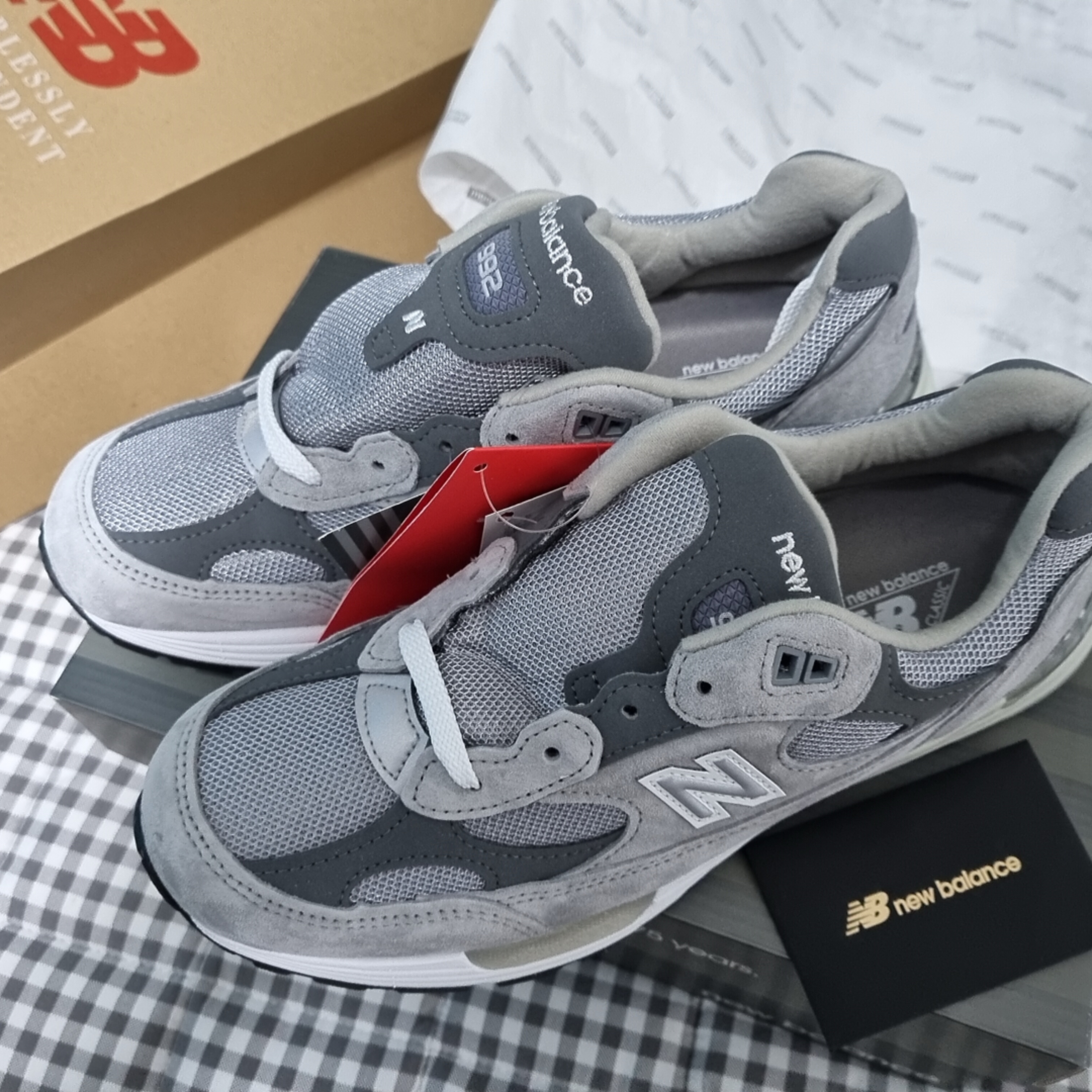 New Balance 992 Made in USA Grey - D Standard 착용 스타일 - 2