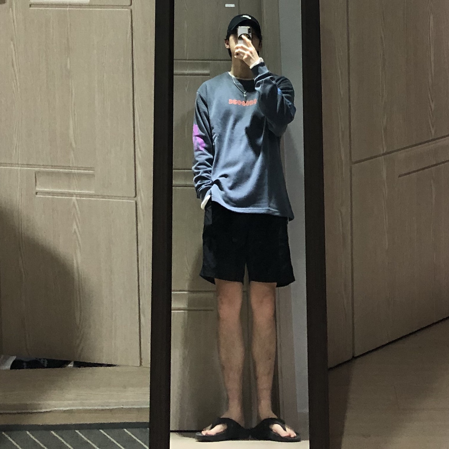 Oofos OOriginal Black 착용 스타일