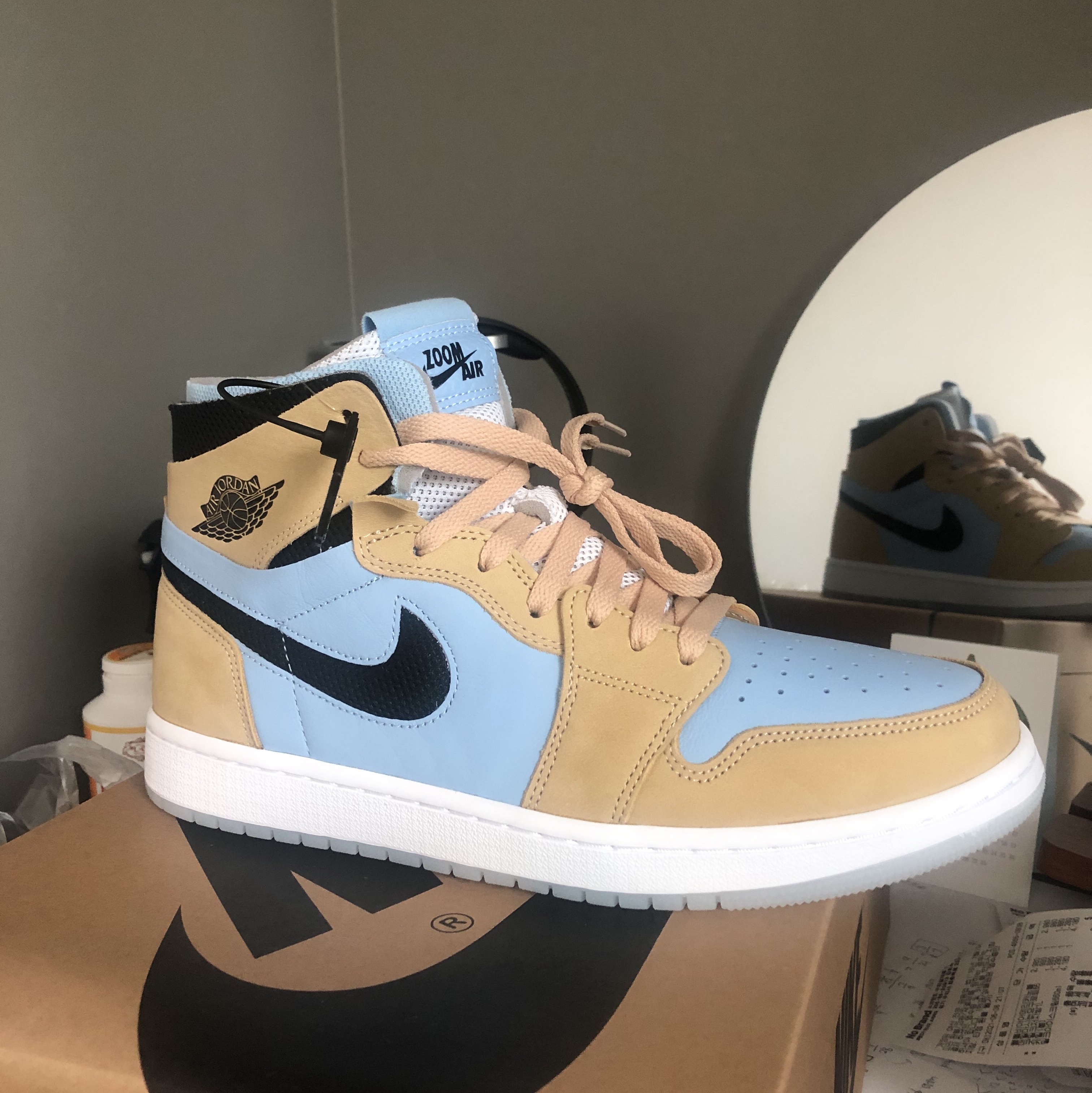 Nike Dunk Low Pro Premium Medium Curry, (W) Jordan 1 Zoom Air CMFT Light Bone 착용 스타일 - 3