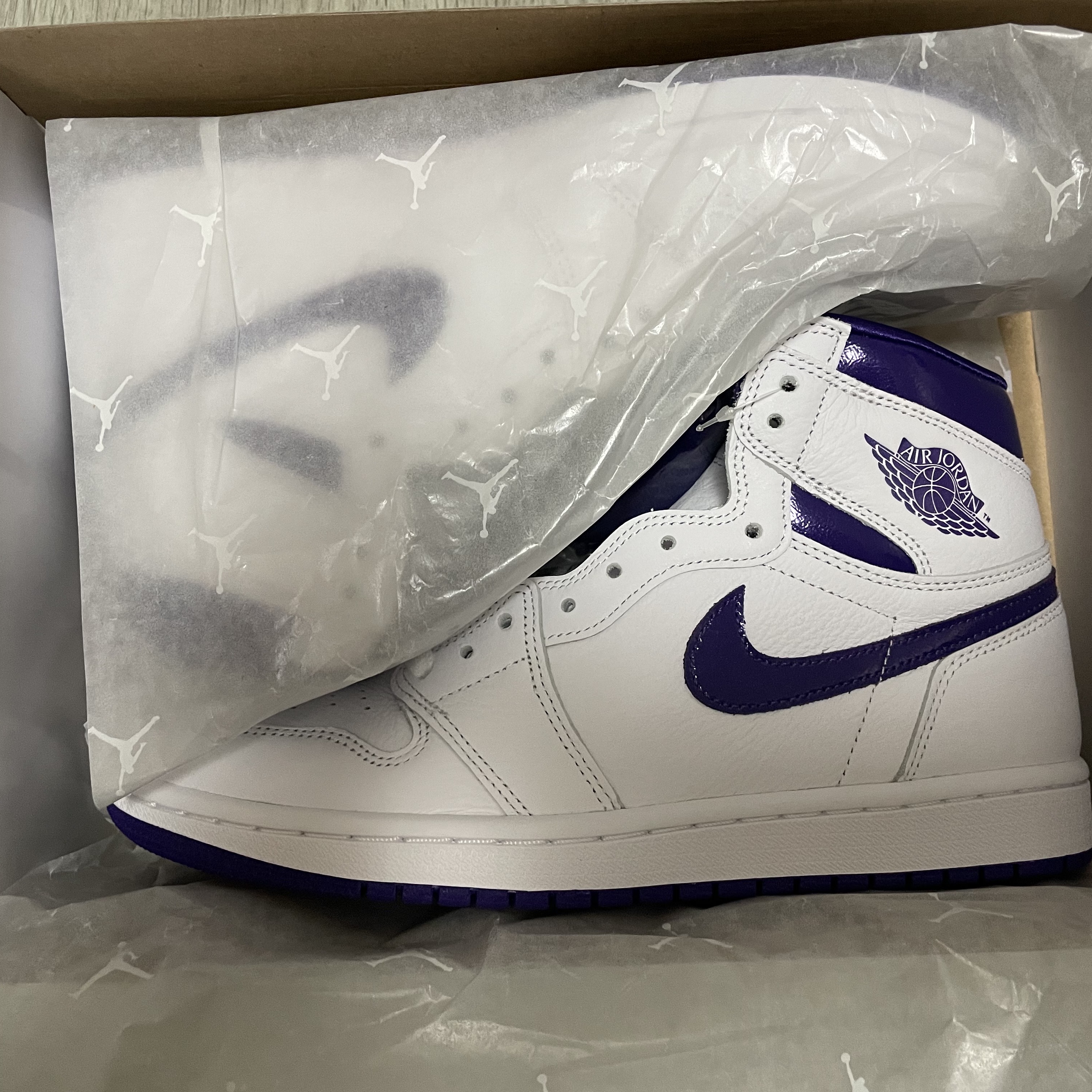 (W) Jordan 1 High OG Court Purple 착용 스타일 - 2