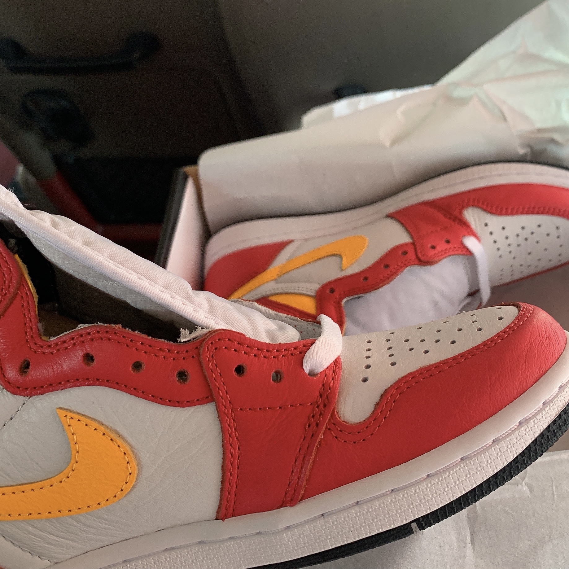 Jordan 1 Retro High OG Light Fusion Red 착용 스타일