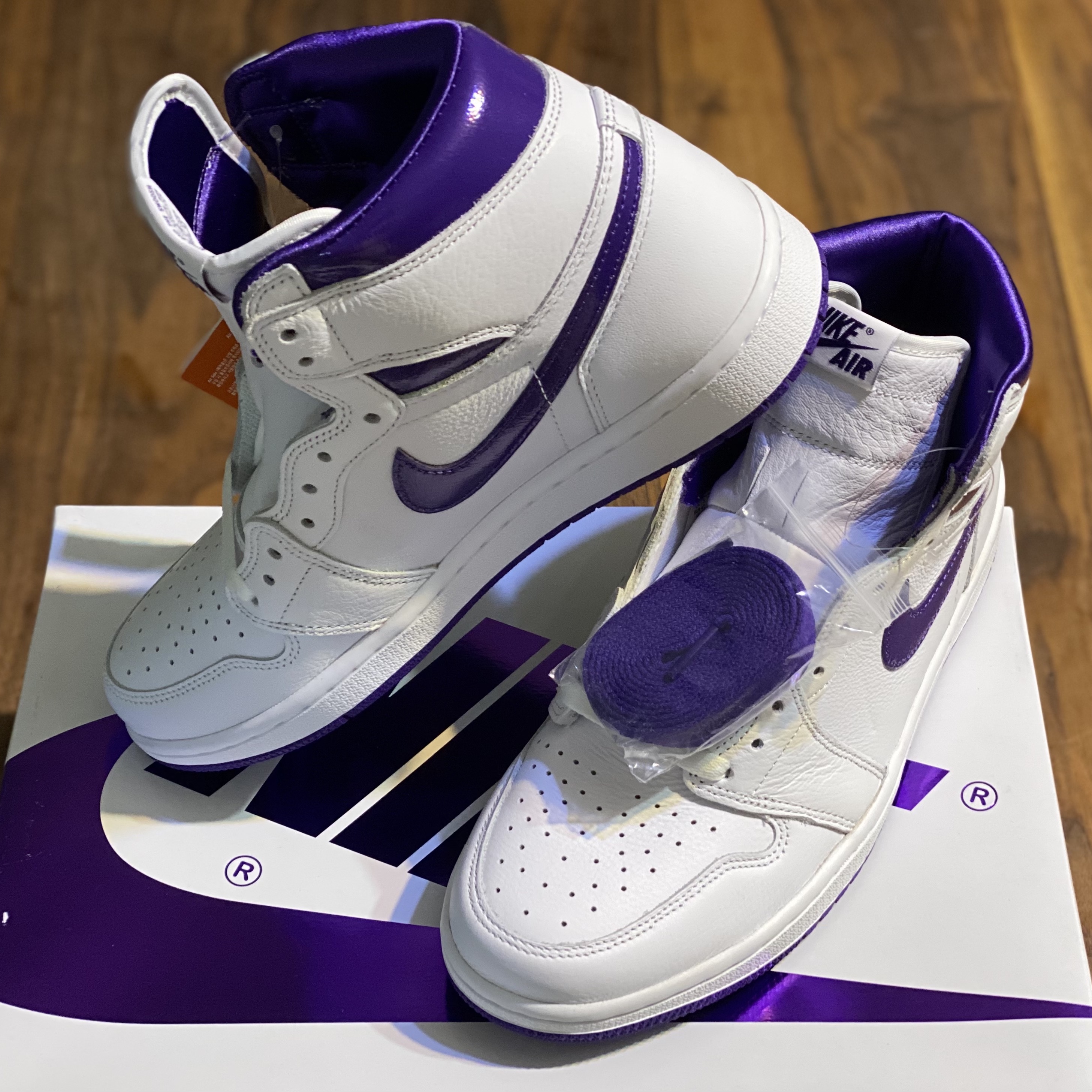 (W) Jordan 1 High OG Court Purple 착용 스타일 - 2
