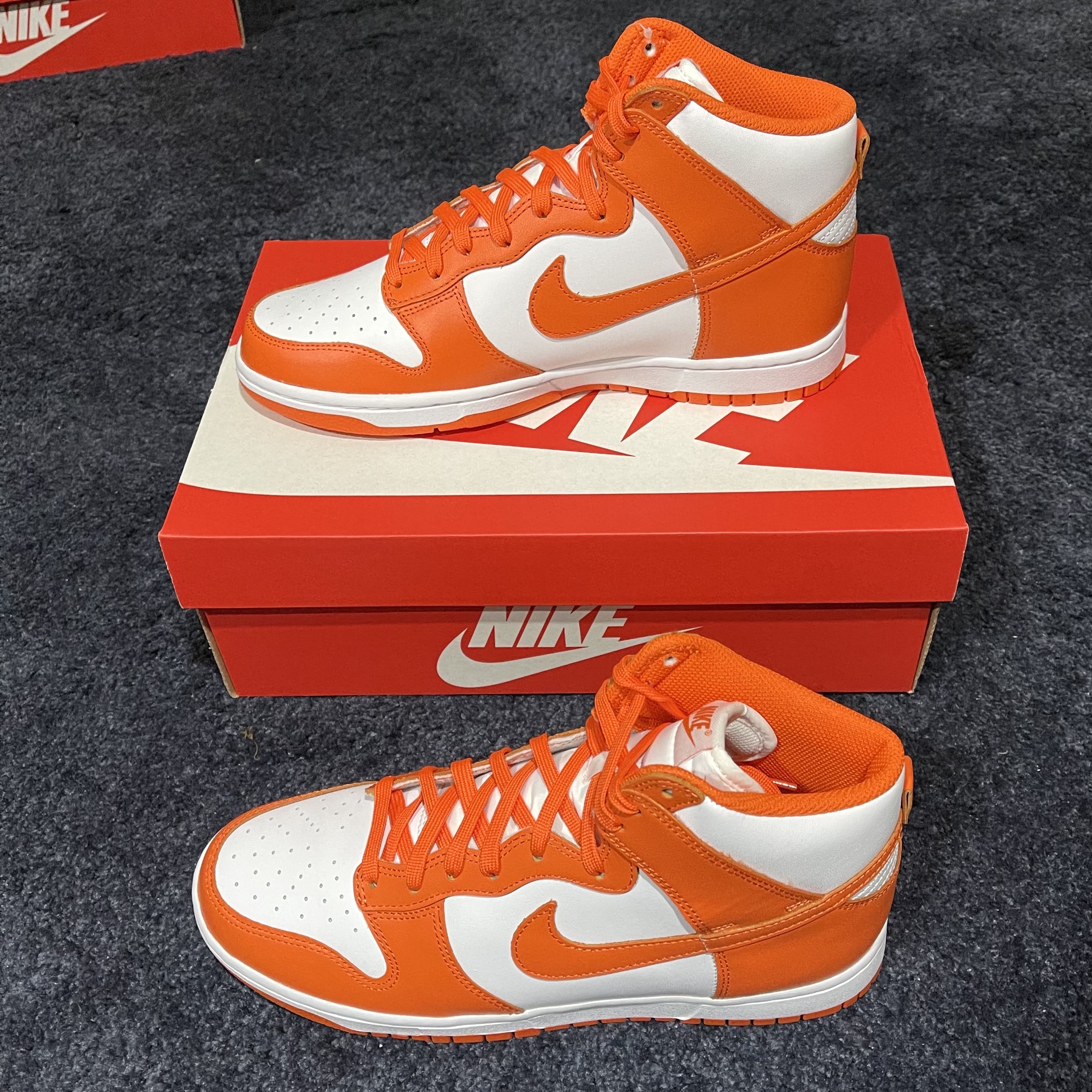 Nike Dunk High Retro Orange Blaze 착용 스타일