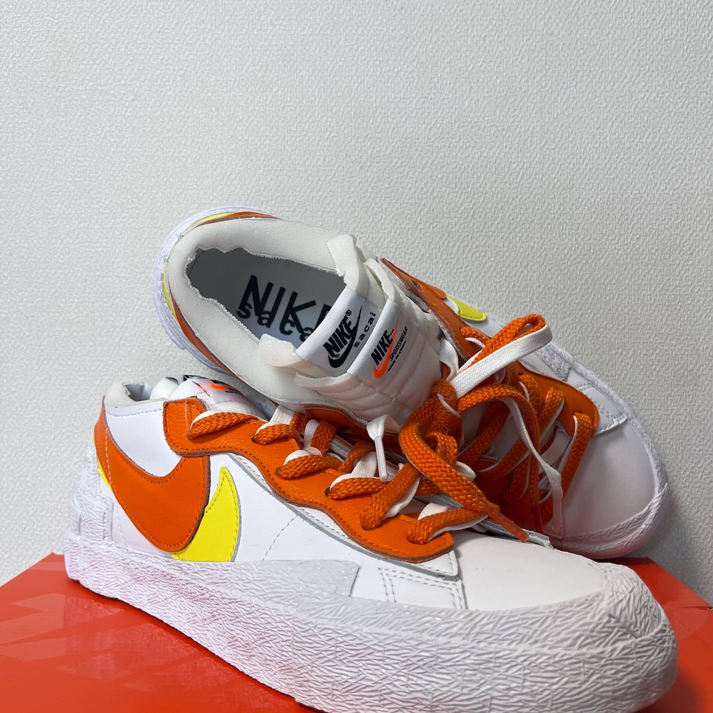 Nike x Sacai Blazer Low Magma Orange 착용 스타일 - 2