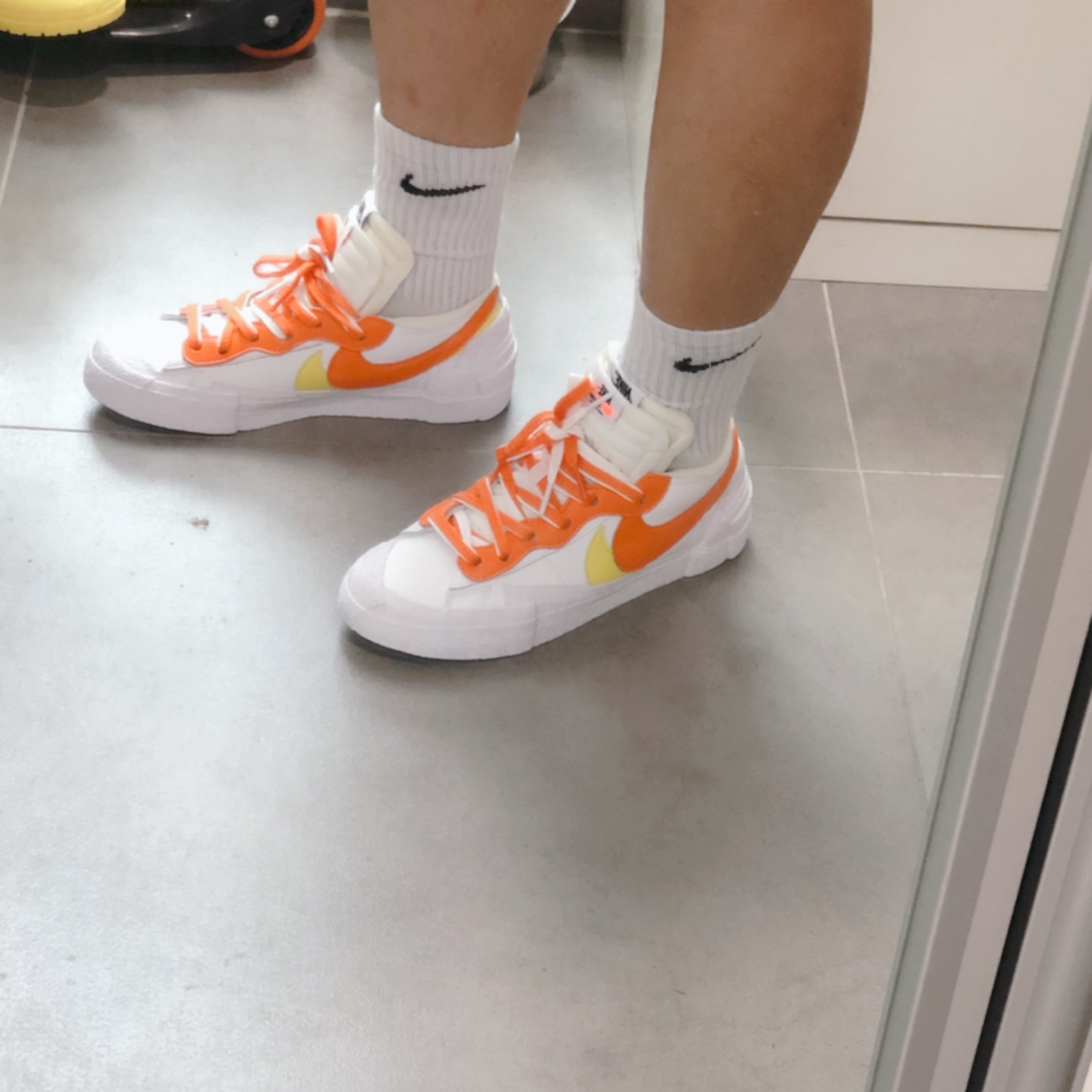 Nike x Sacai Blazer Low Magma Orange, Palace x Arc'teryx T-Shirt Ochre - 20FW 착용 스타일 - 4
