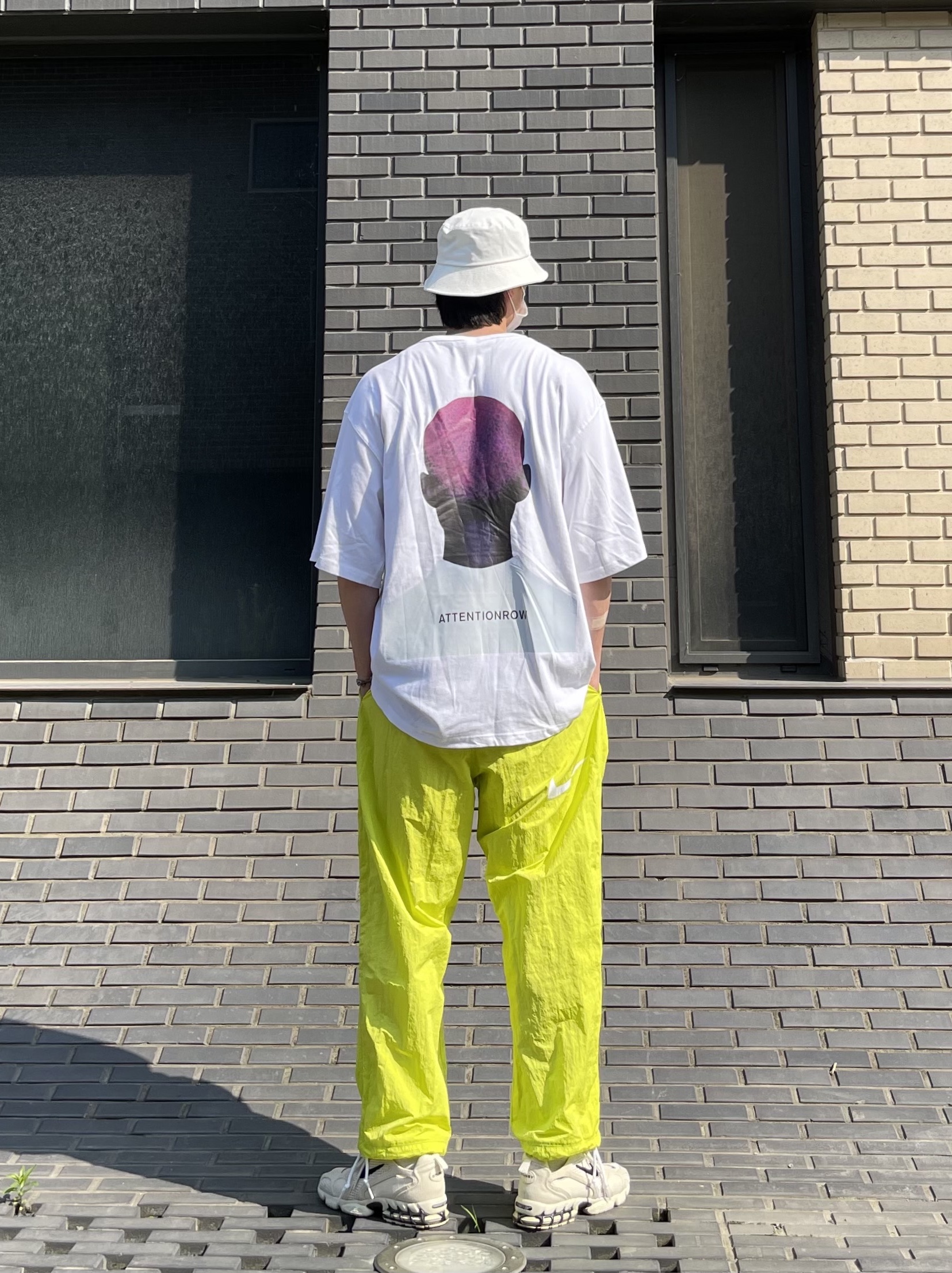 Nike x Stussy Air Zoom Spiridon Cage 2 Fossil, Nike x Stussy Beach Pants Bright Cactus 착용 스타일 - 2