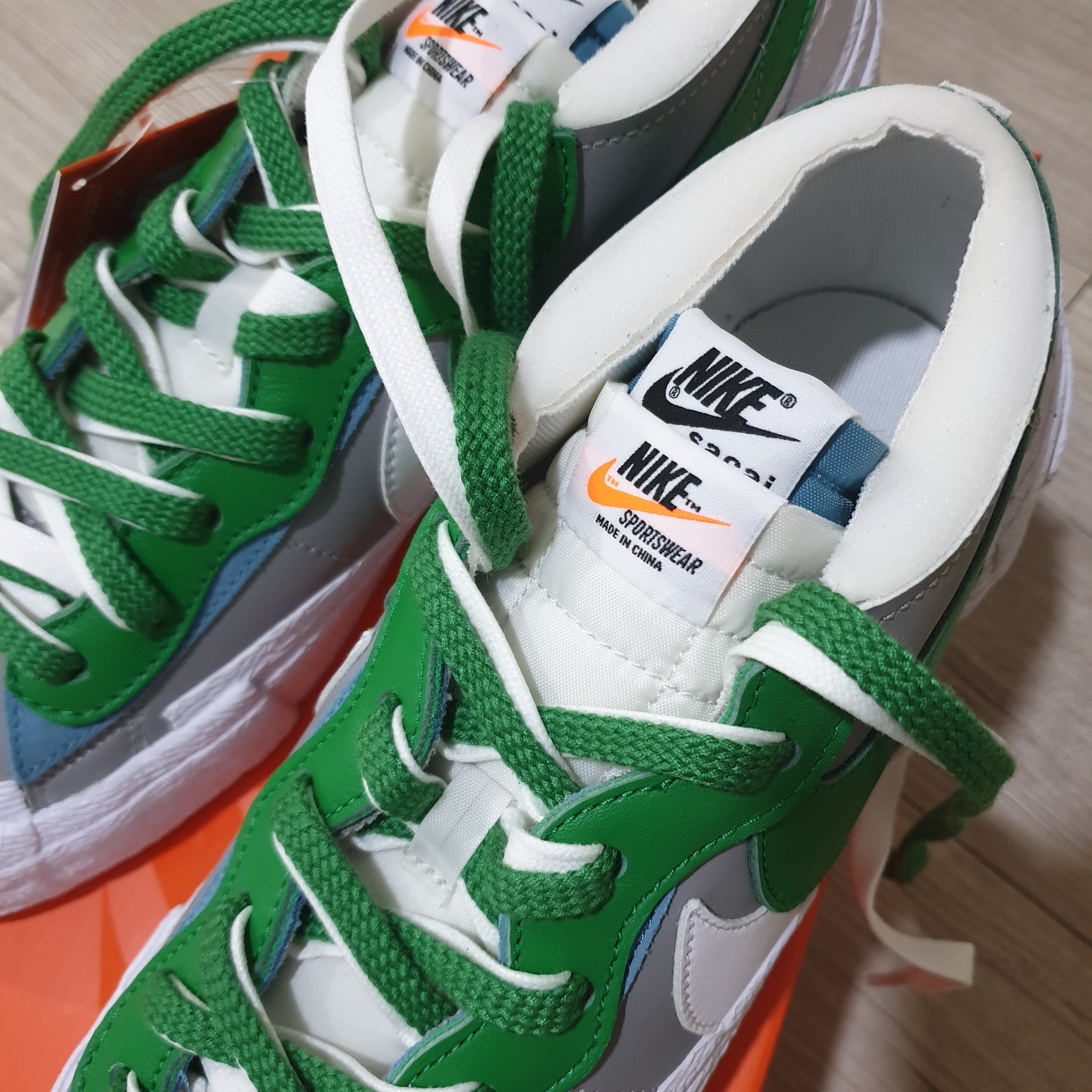 Nike x Sacai Blazer Low Classic Green 착용 스타일 - 2
