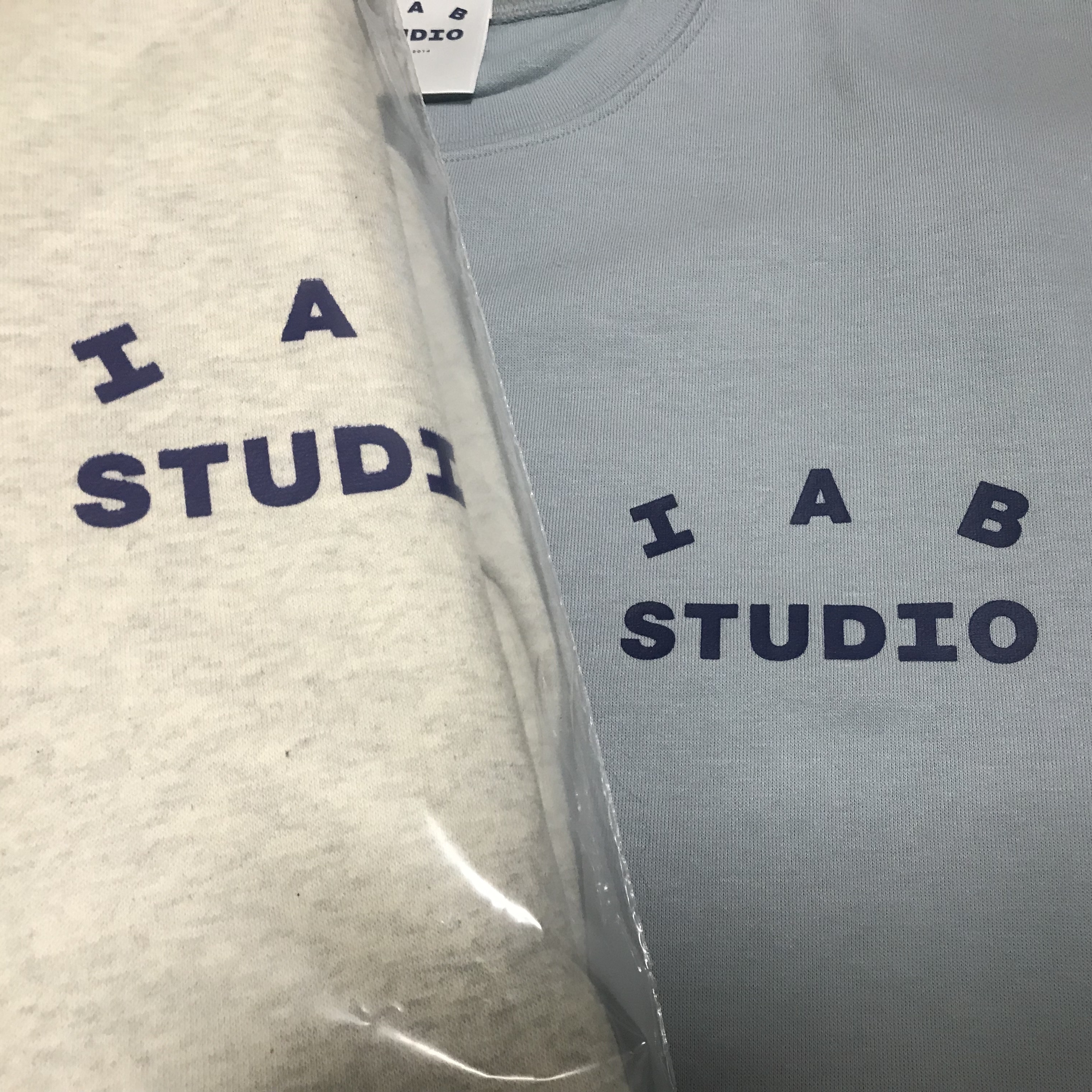 IAB Studio Hoodie Oatmeal Gray - 21SS, IAB Studio T-Shirt Ash Blue - 21SS 착용 스타일