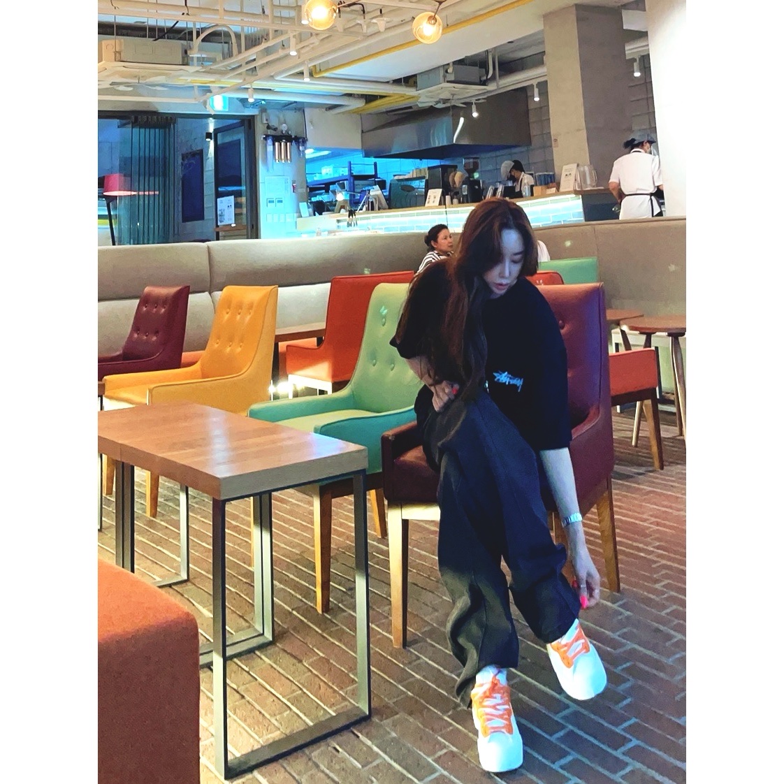 Nike x Sacai Blazer Low Magma Orange, Stussy Reflection T-Shirt Black 착용 스타일 - 4