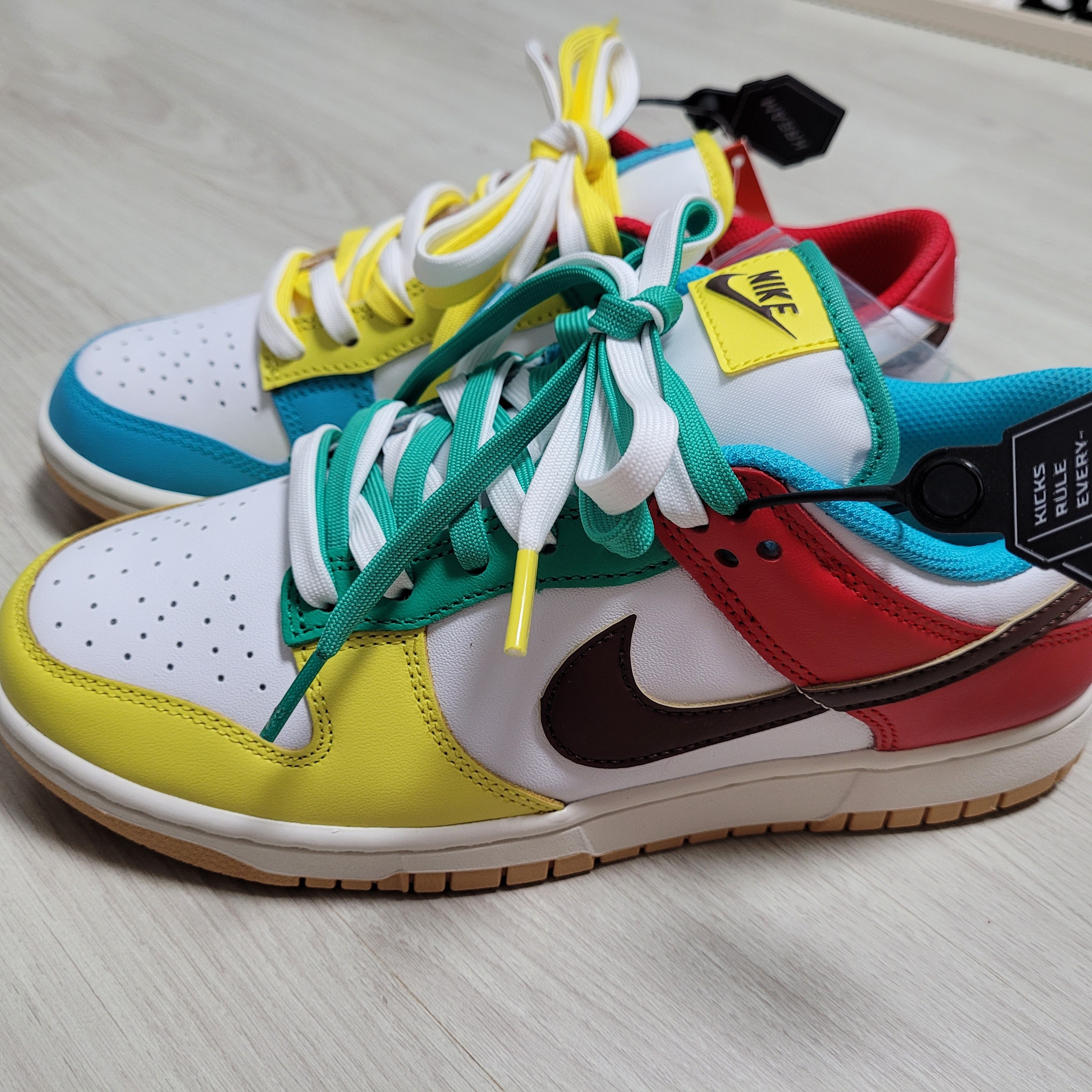 Nike Dunk Low SE Free.99 White 착용 스타일