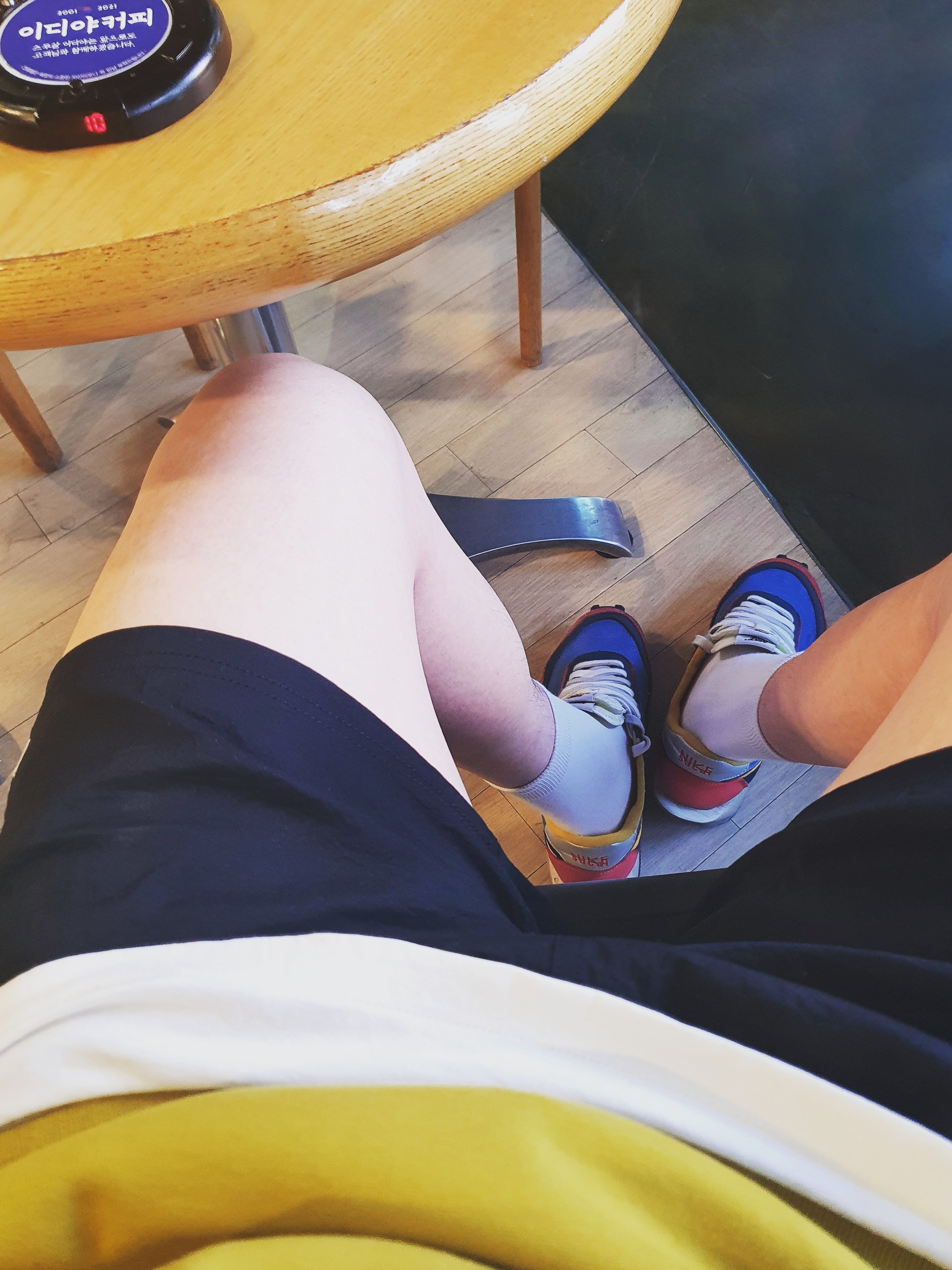 Nike x Sacai LDWaffle Blue Multi 착용 스타일