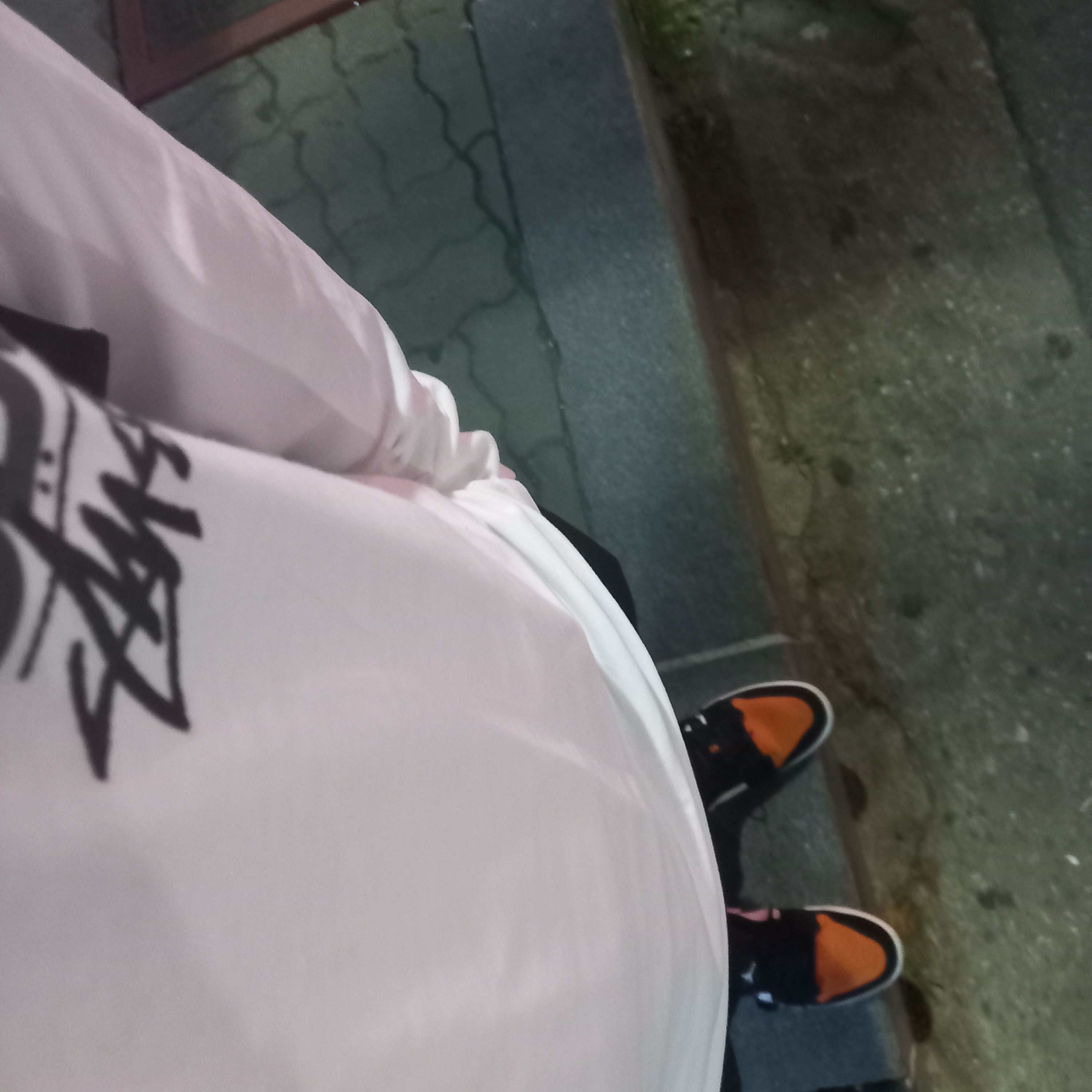 Jordan 1 Low Shattered Backboard, Stussy x CDG Dot LS T-Shirt White 착용 스타일