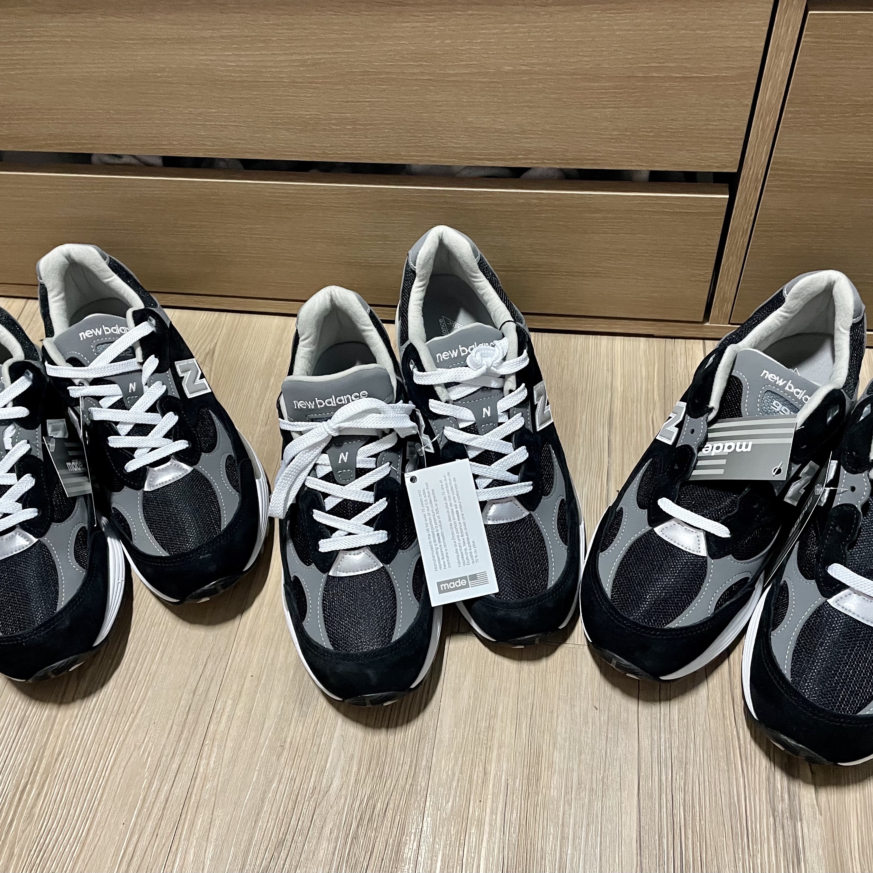 New Balance 992 Made in USA Black Grey 착용 스타일 - 2