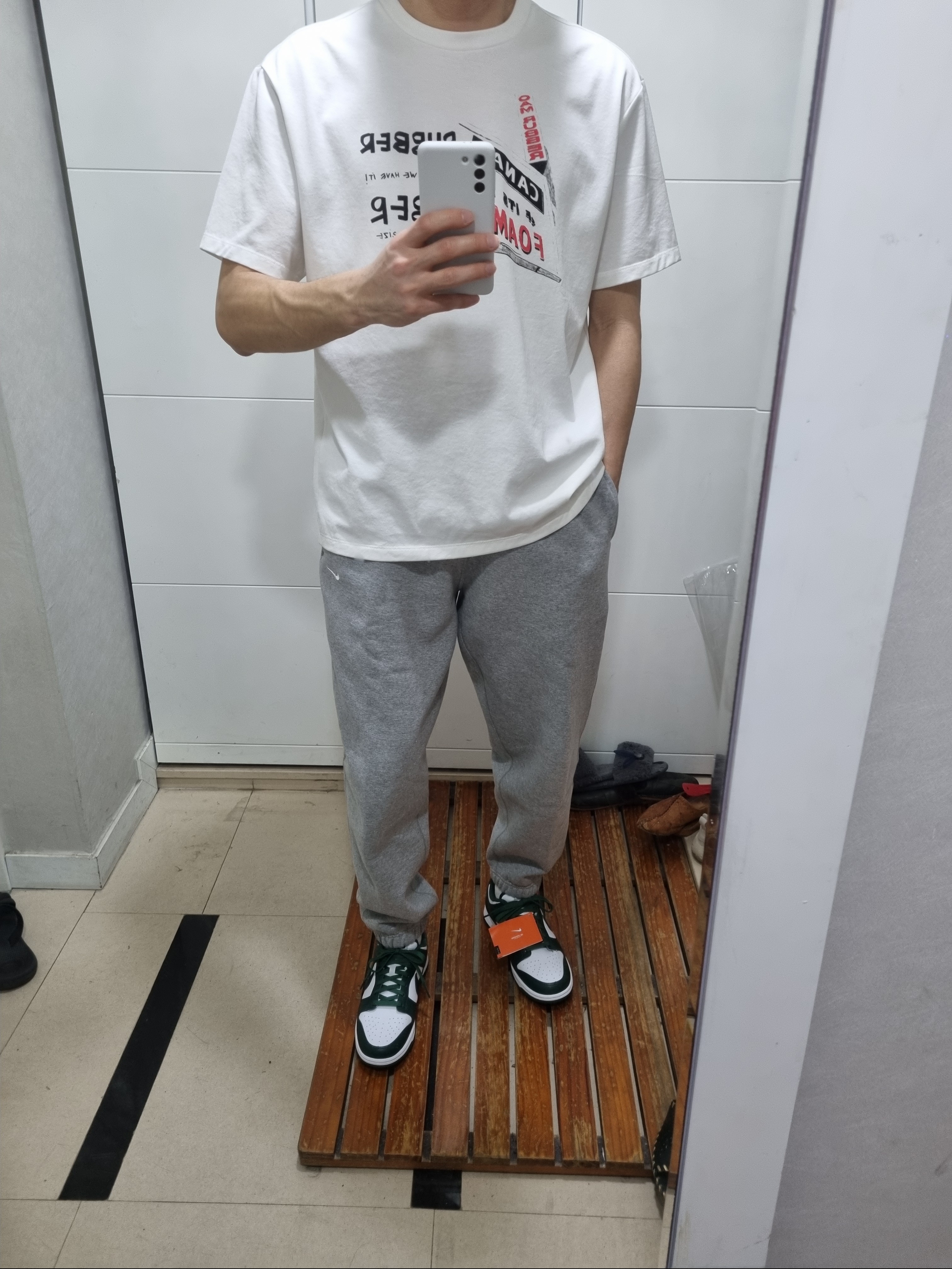 Nike Dunk Low Retro Varsity Green, Nike NRG Solo Swoosh Fleece Pants Dark Grey Heather - US/EU 착용 스타일