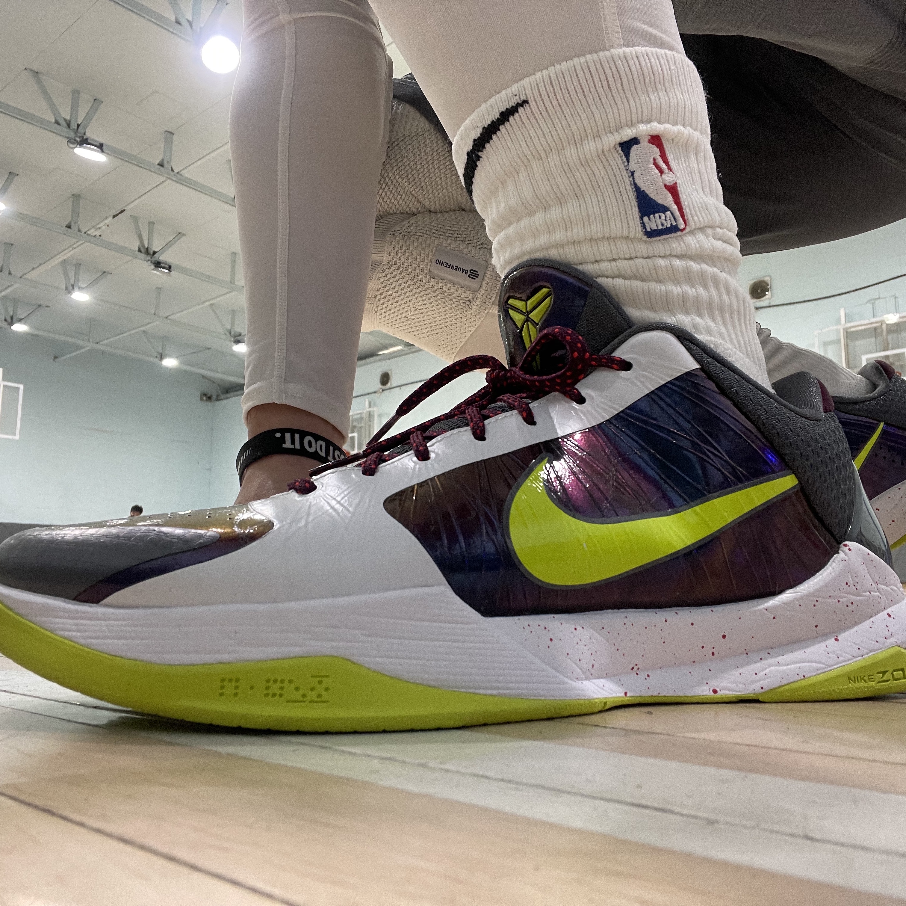 Nike Kobe 5 Protro Chaos 착용 스타일