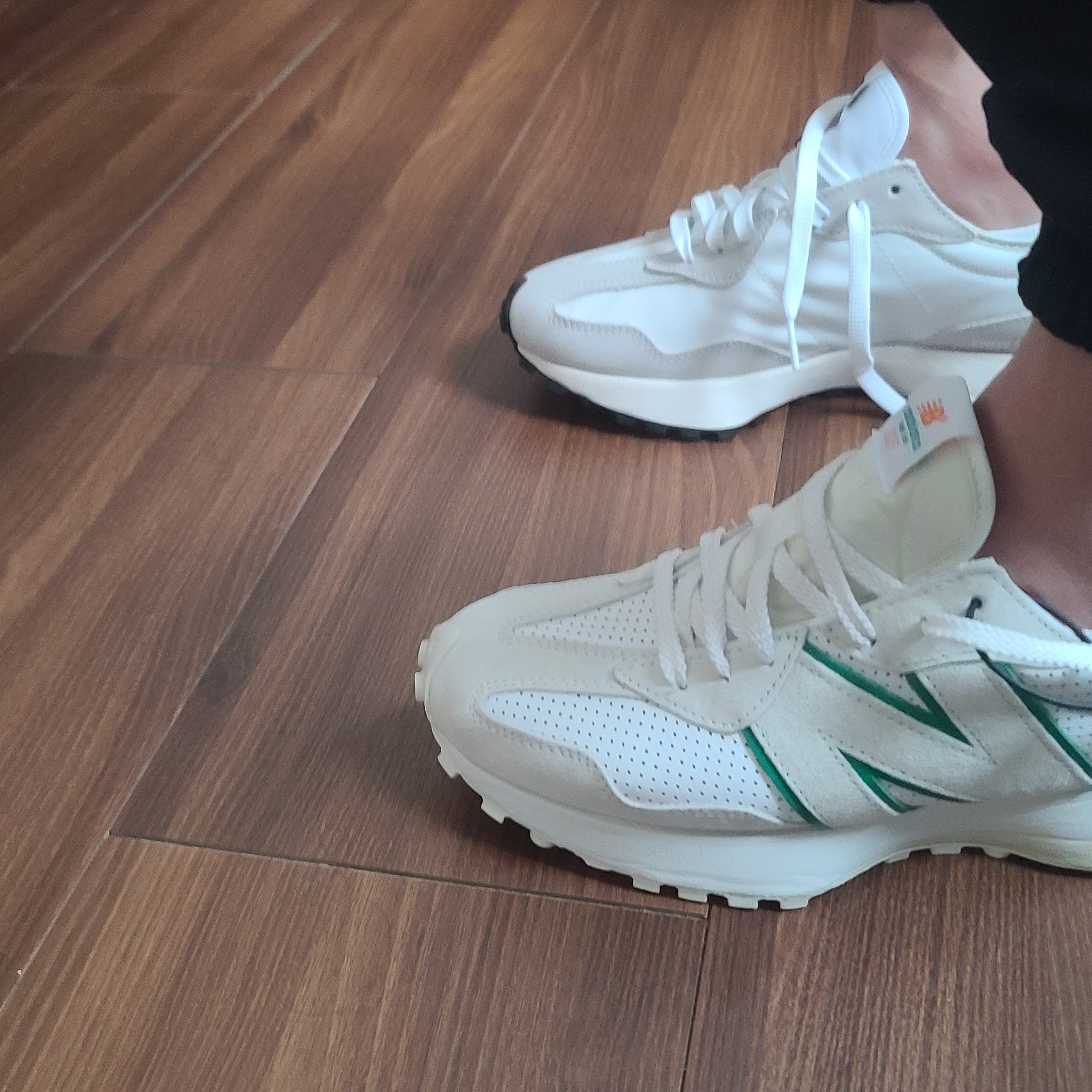 New Balance x Casablanca 327 Idealist Off White Green 착용 스타일