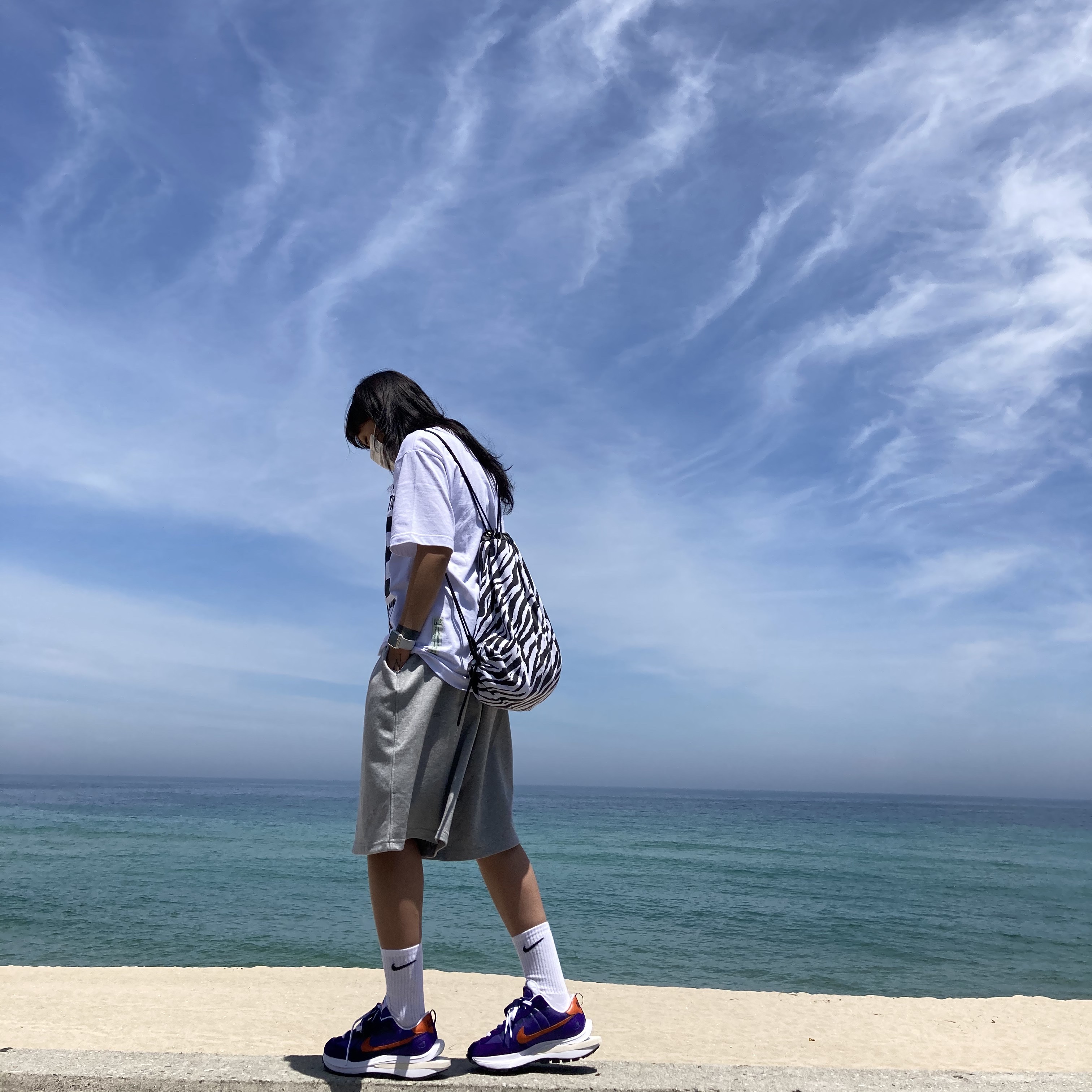 Nike x Sacai VaporWaffle Dark Iris 착용 스타일 - 2