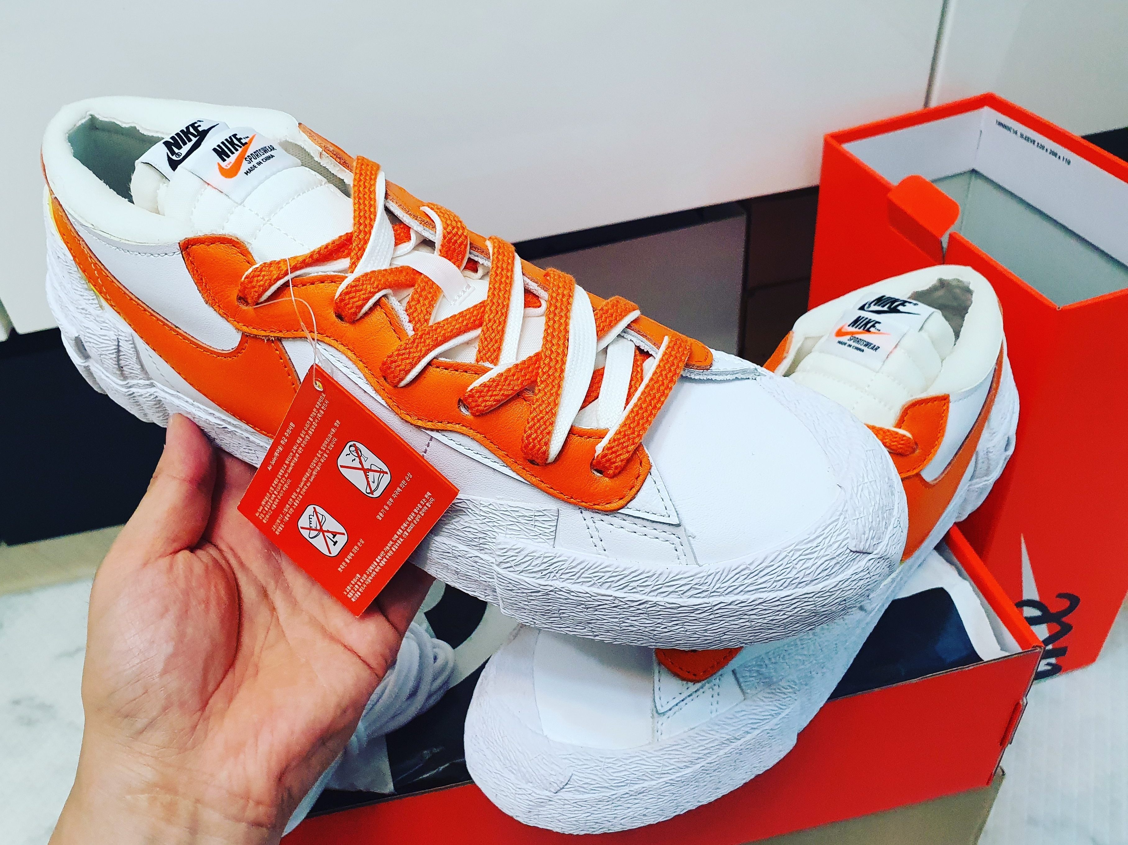 Nike x Sacai Blazer Low Magma Orange 착용 스타일