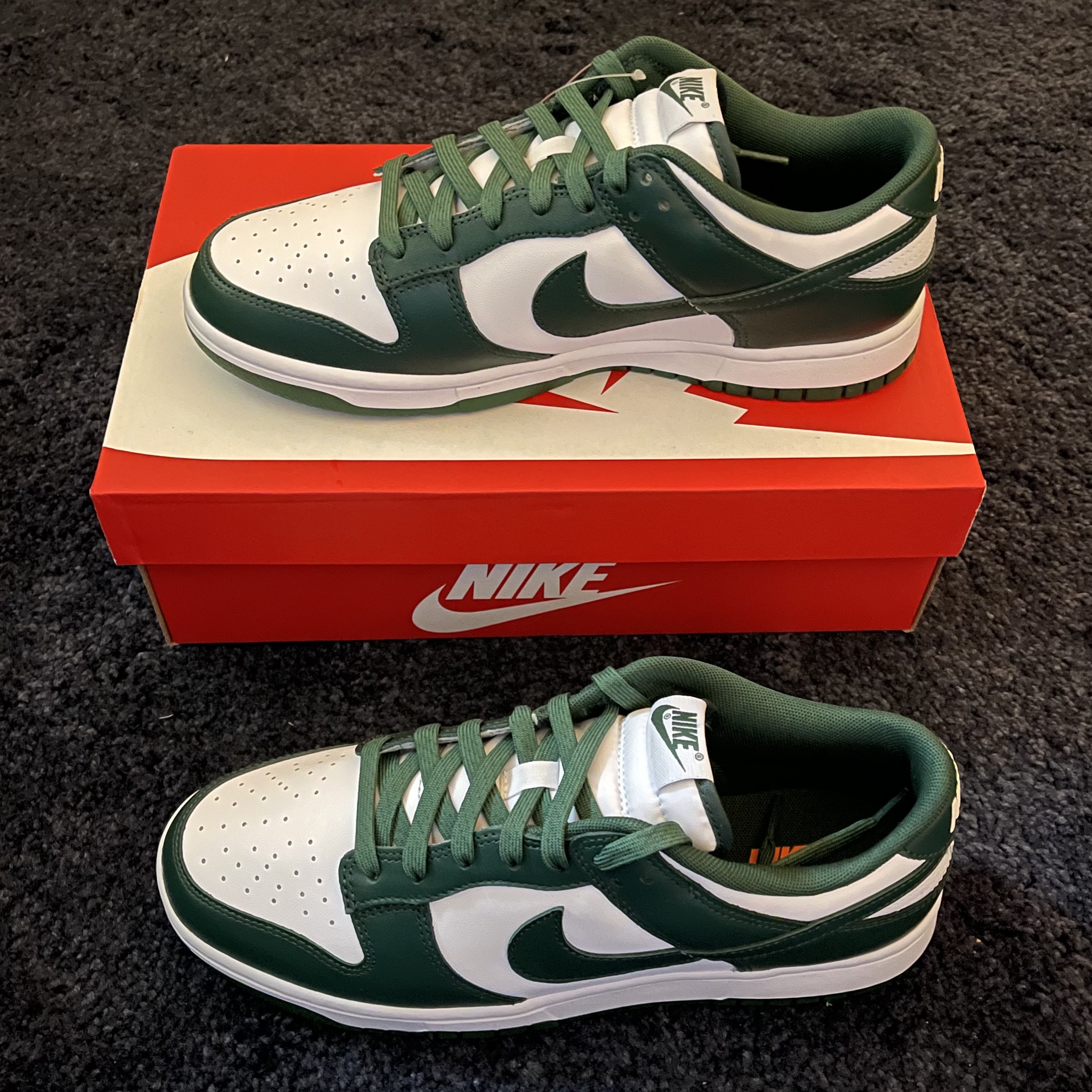 Nike Dunk Low Retro Varsity Green 착용 스타일