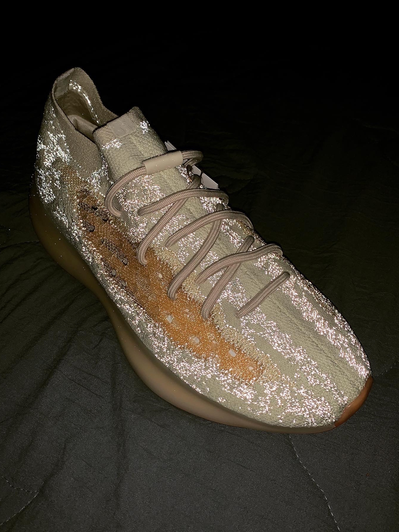 Adidas Yeezy Boost 380 Yecoraite - Reflective 착용 스타일 - 1