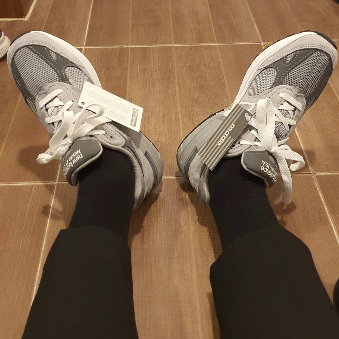 (W) New Balance 993 Made in USA Grey - B Standard 착용 스타일