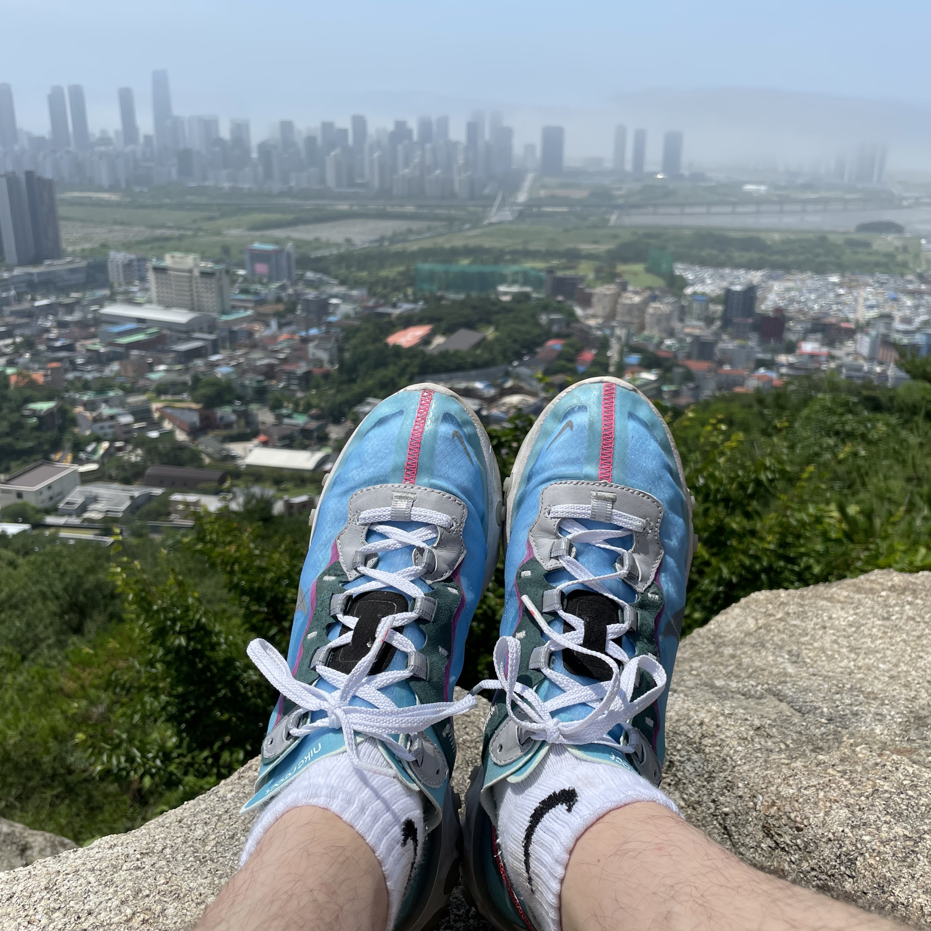 Nike React Element 87 Royal Tint 착용 스타일