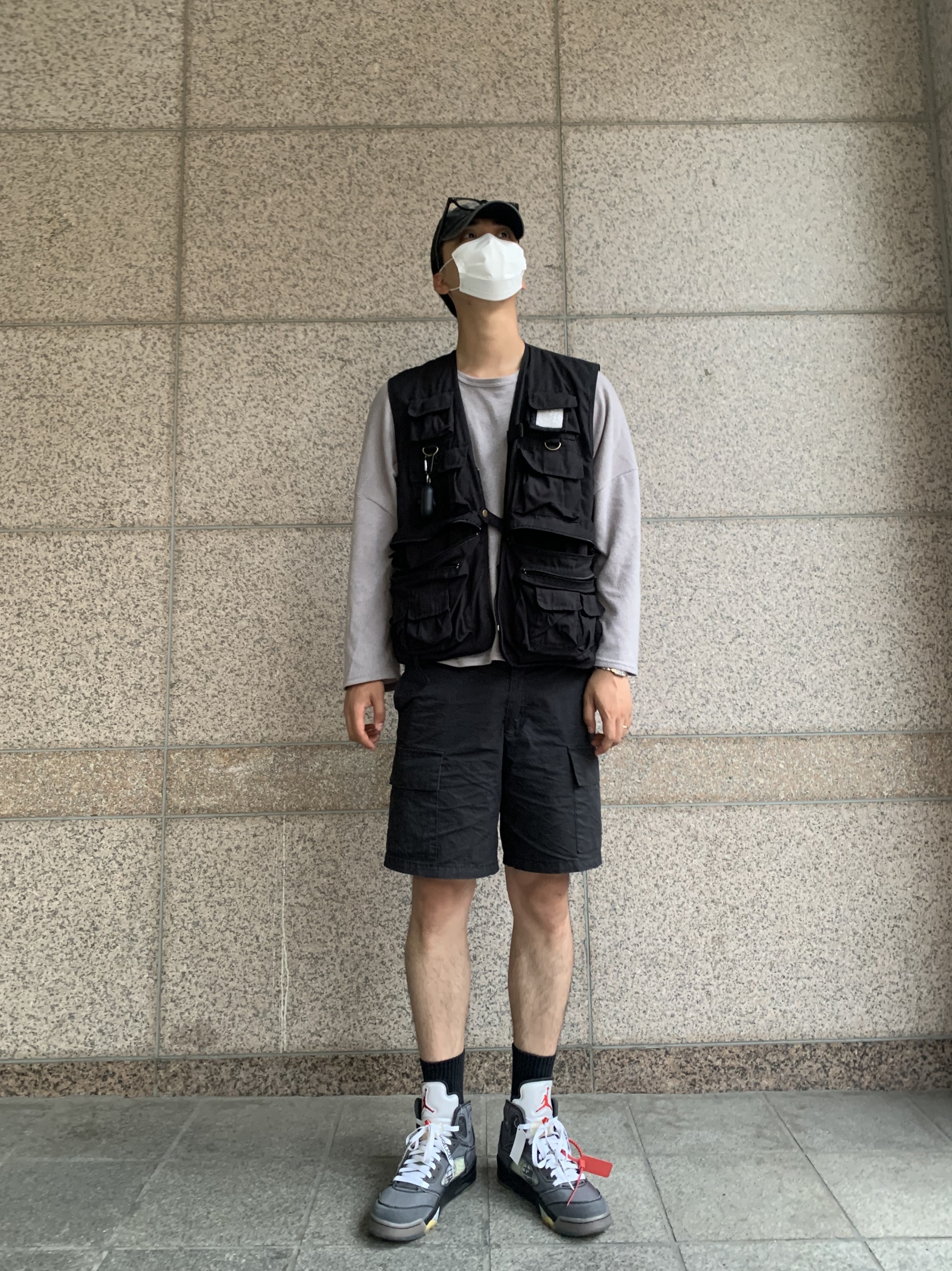 Jordan 5 x Off-White Retro SP Black Muslin 착용 스타일 - 2