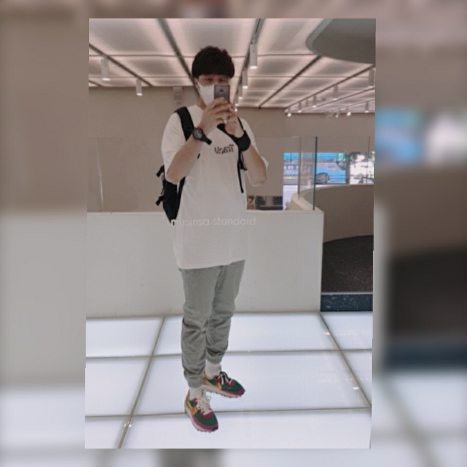 Nike x Sacai LDWaffle Pine Green 착용 스타일