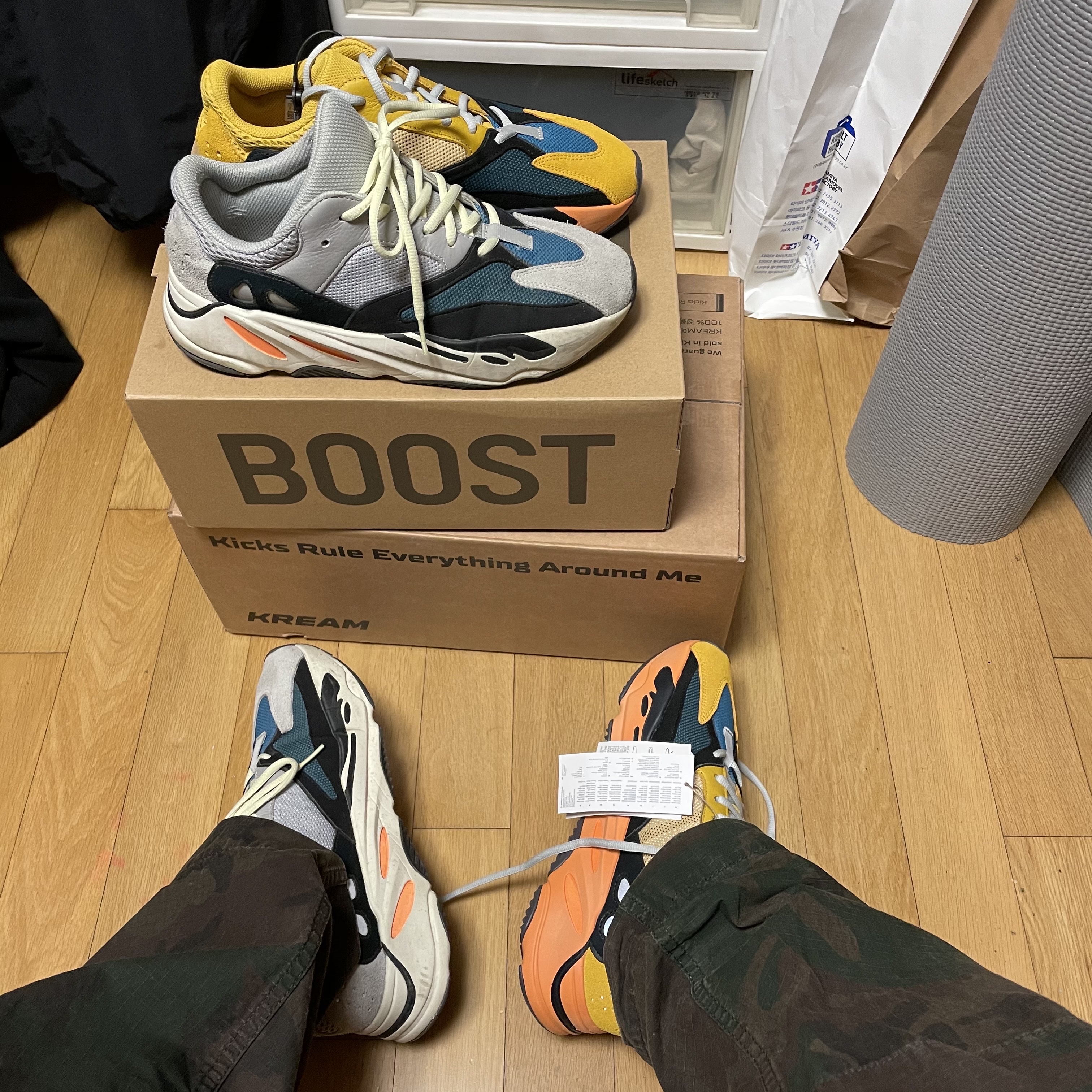 Adidas Yeezy Boost 700 Wave Runner Solid Grey 2017/2019, Adidas Yeezy Boost 700 Sun 착용 스타일