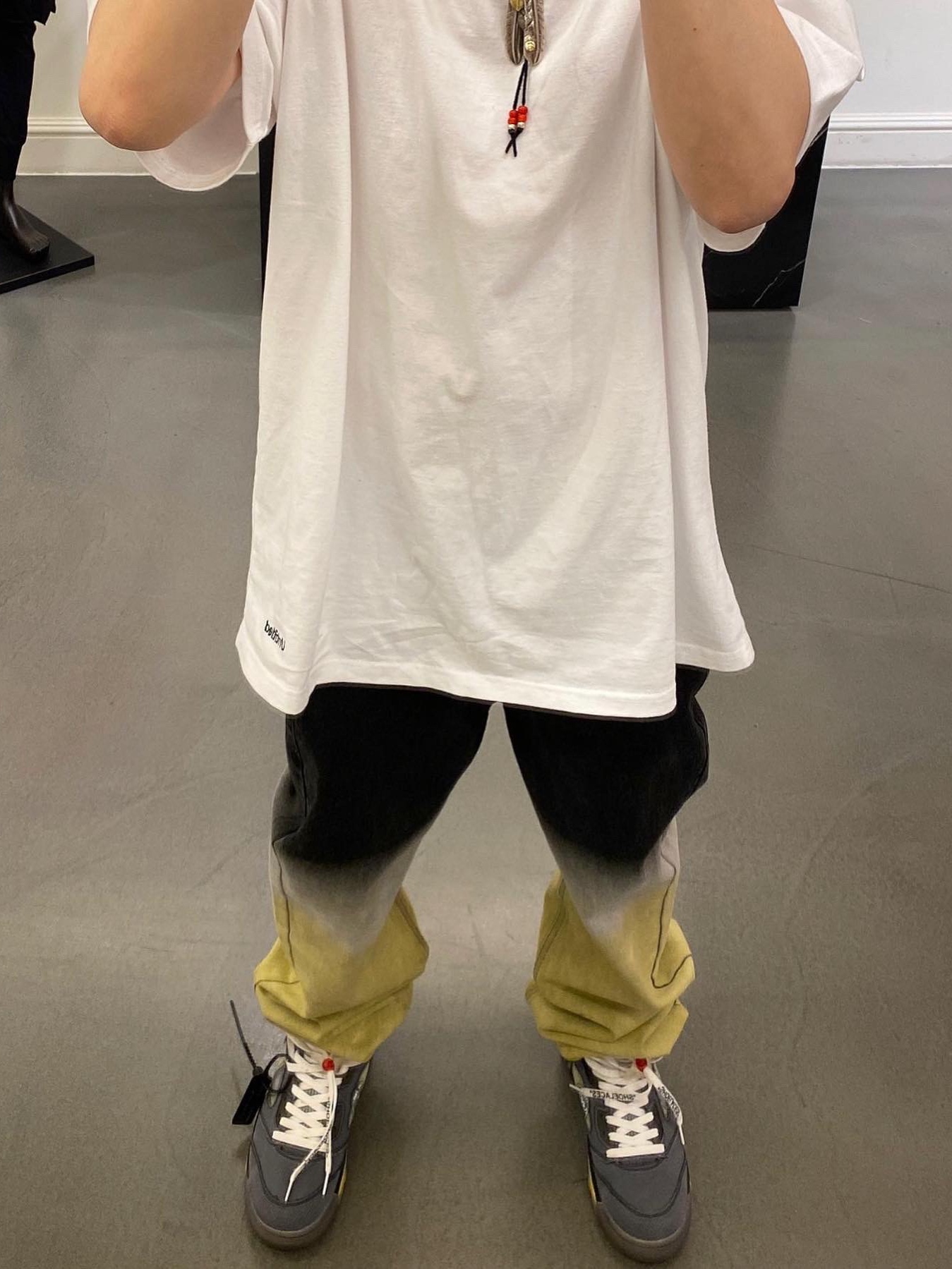 Jordan 5 x Off-White Retro SP Black Muslin 착용 스타일 - 2