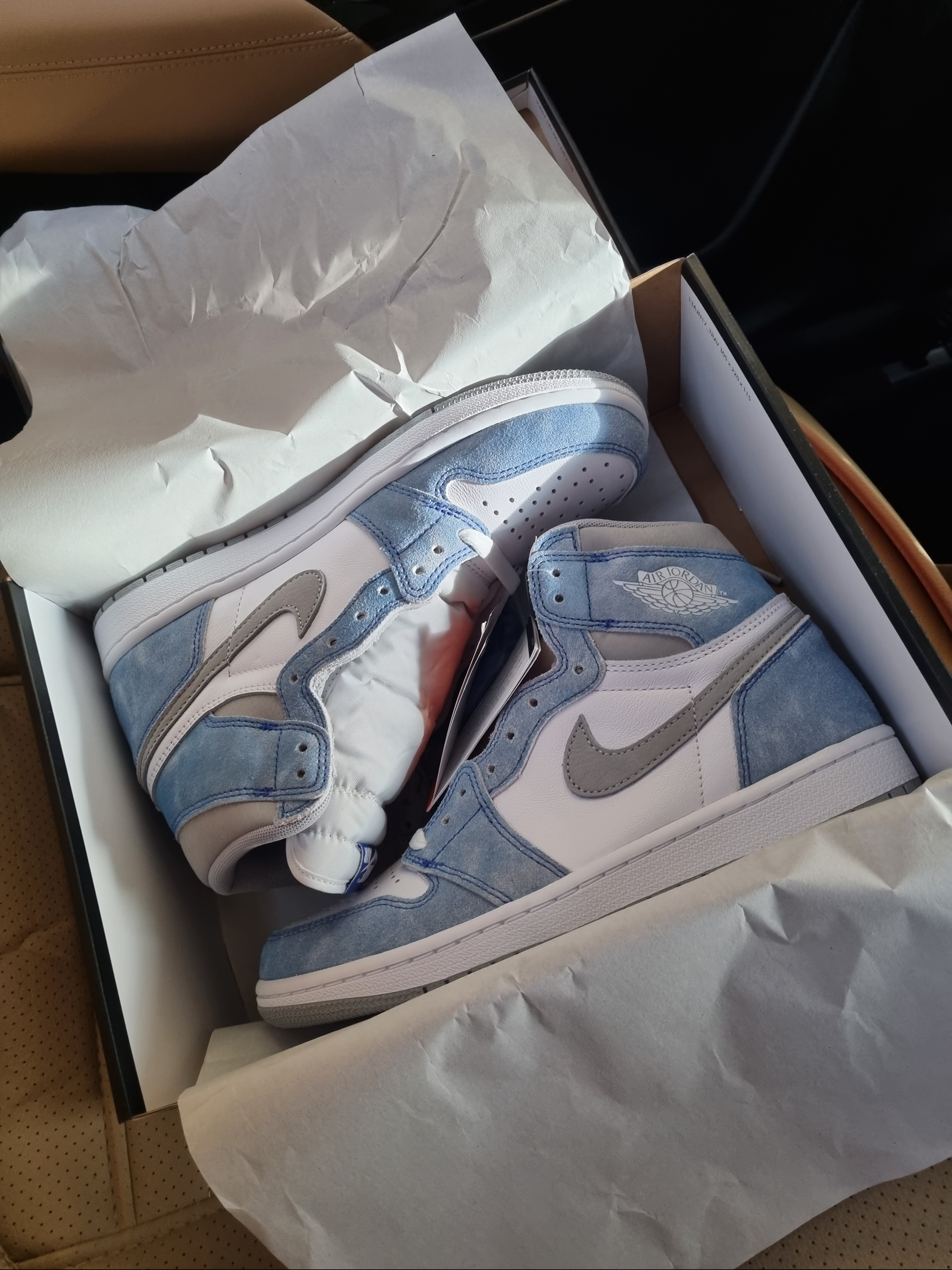 Jordan 1 Retro High OG Hyper Royal 착용 스타일