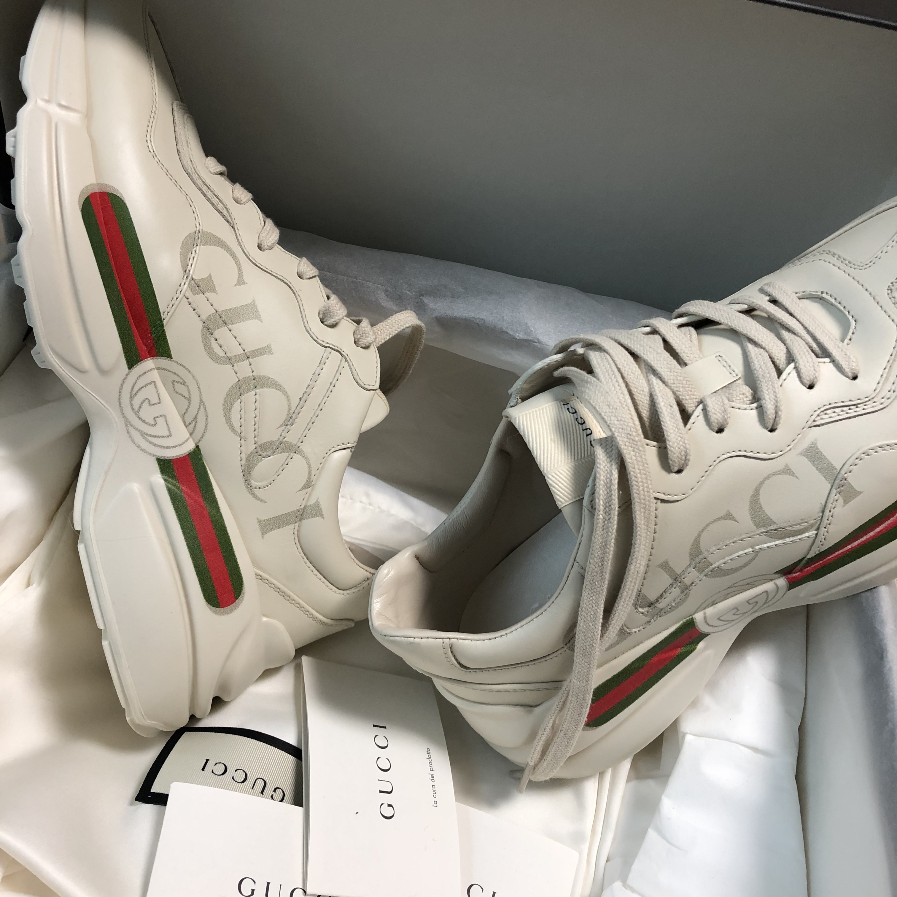 Gucci Rhyton Leather Sneakers Logo 착용 스타일
