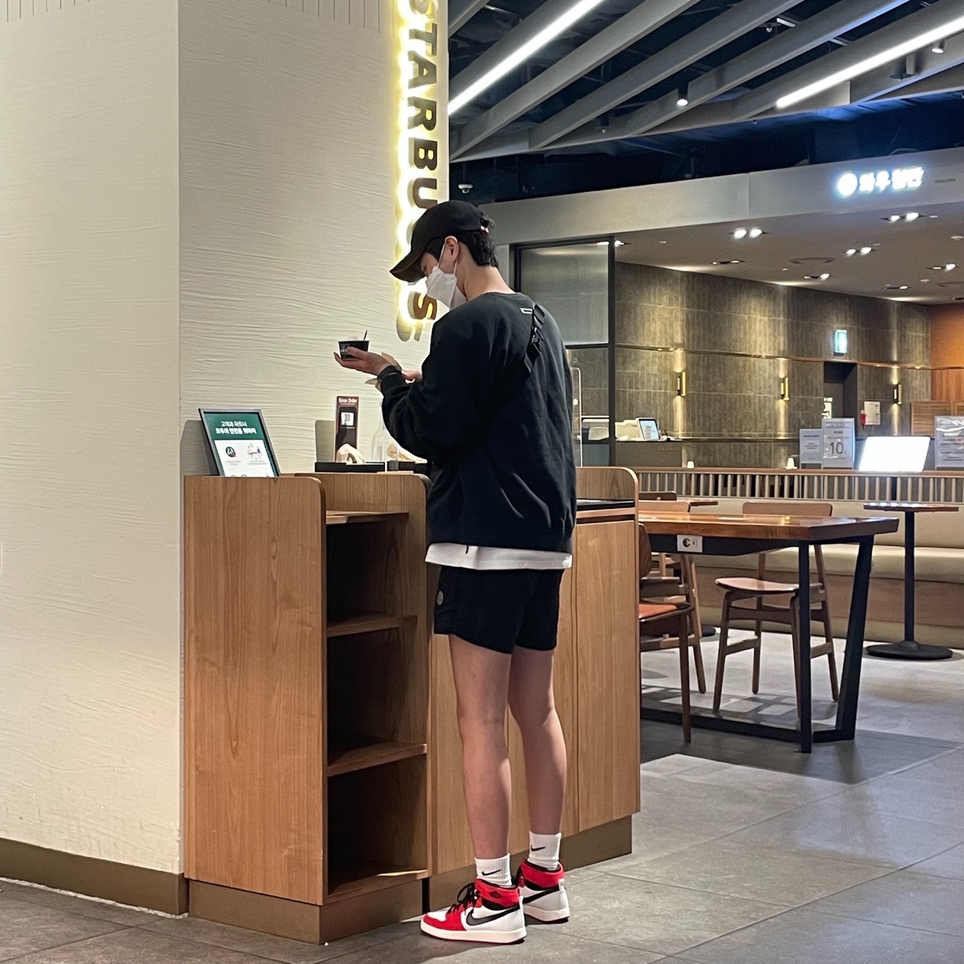 Jordan 1 KO Chicago 2021, Stone Island B0943 Nylon Metal Swimming Trunk Black - 21SS 착용 스타일