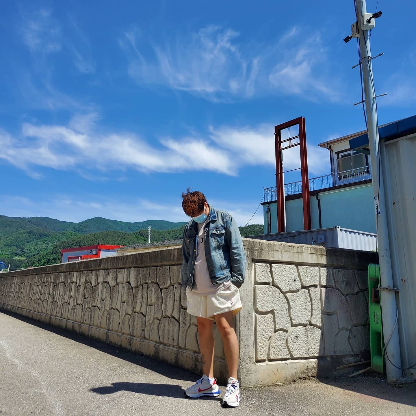 Nike x Fear of God Basketball Shorts String, Nike x Fear of God Warm Up T-Shirt Oatmeal 착용 스타일 - 3